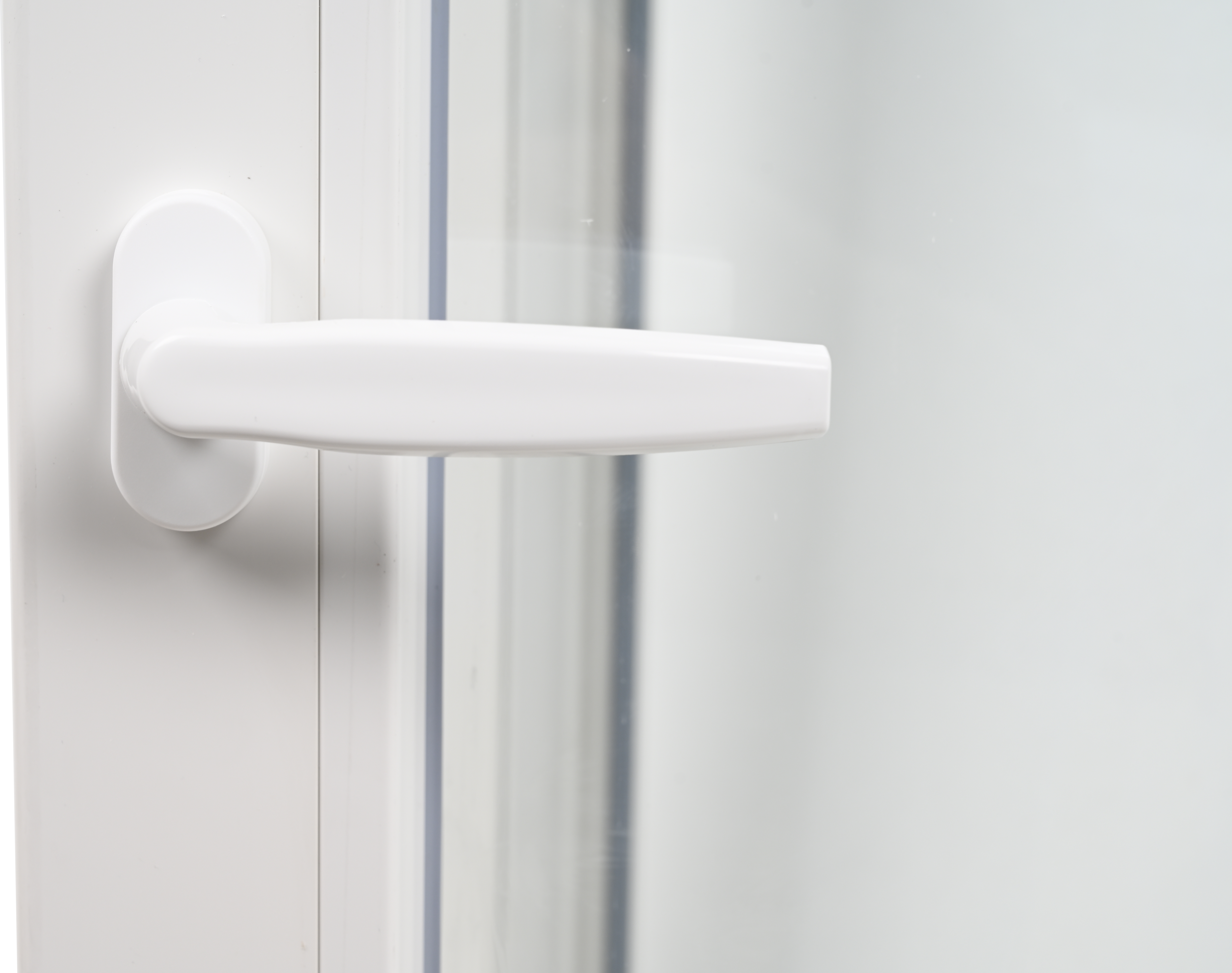 Balconera PVC blanca practicable con cerradura 90X200 cm - 11