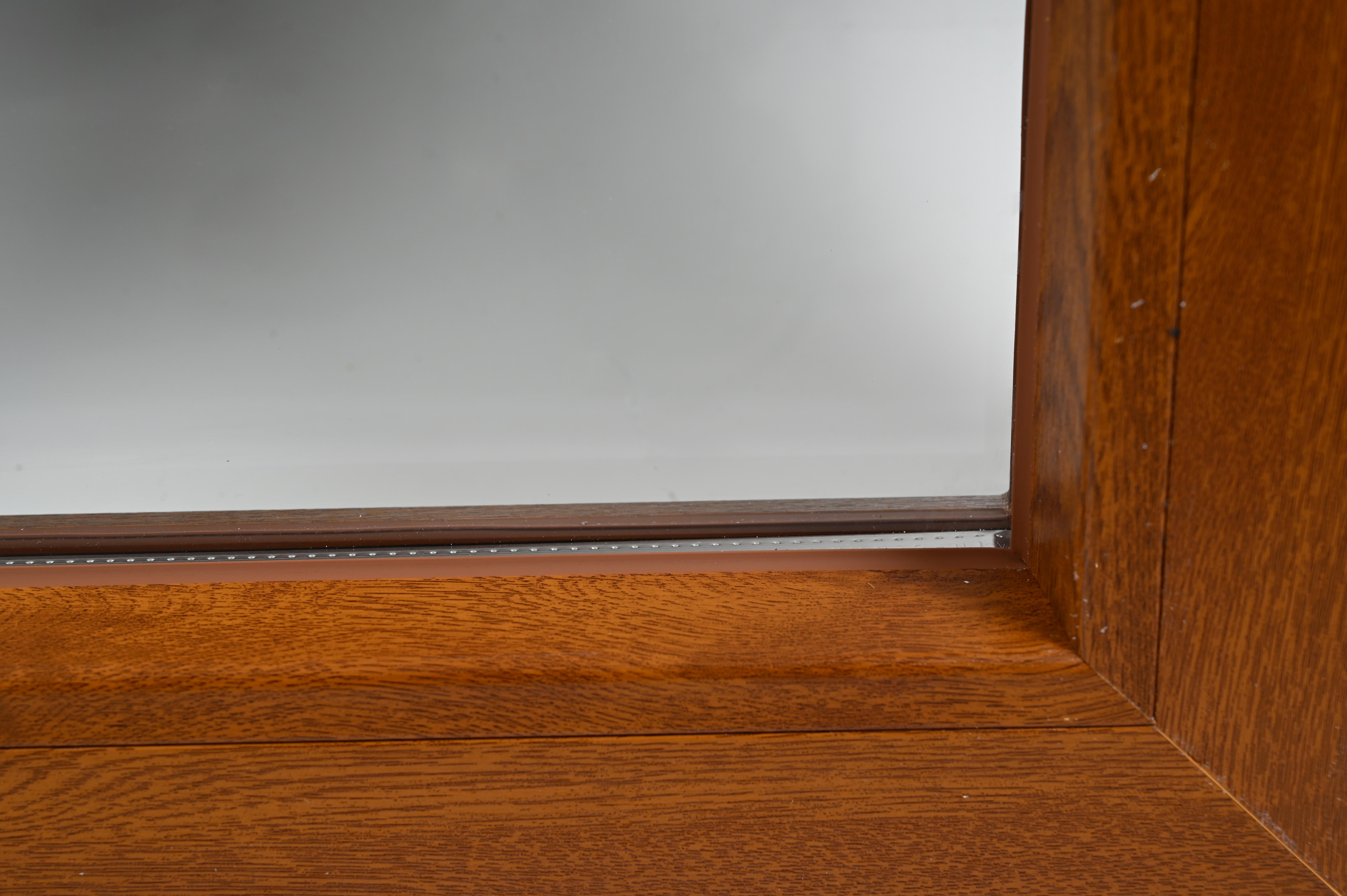Balconera PVC ISOXA roble oscilobatiente con persiana de 120x229cm - 18