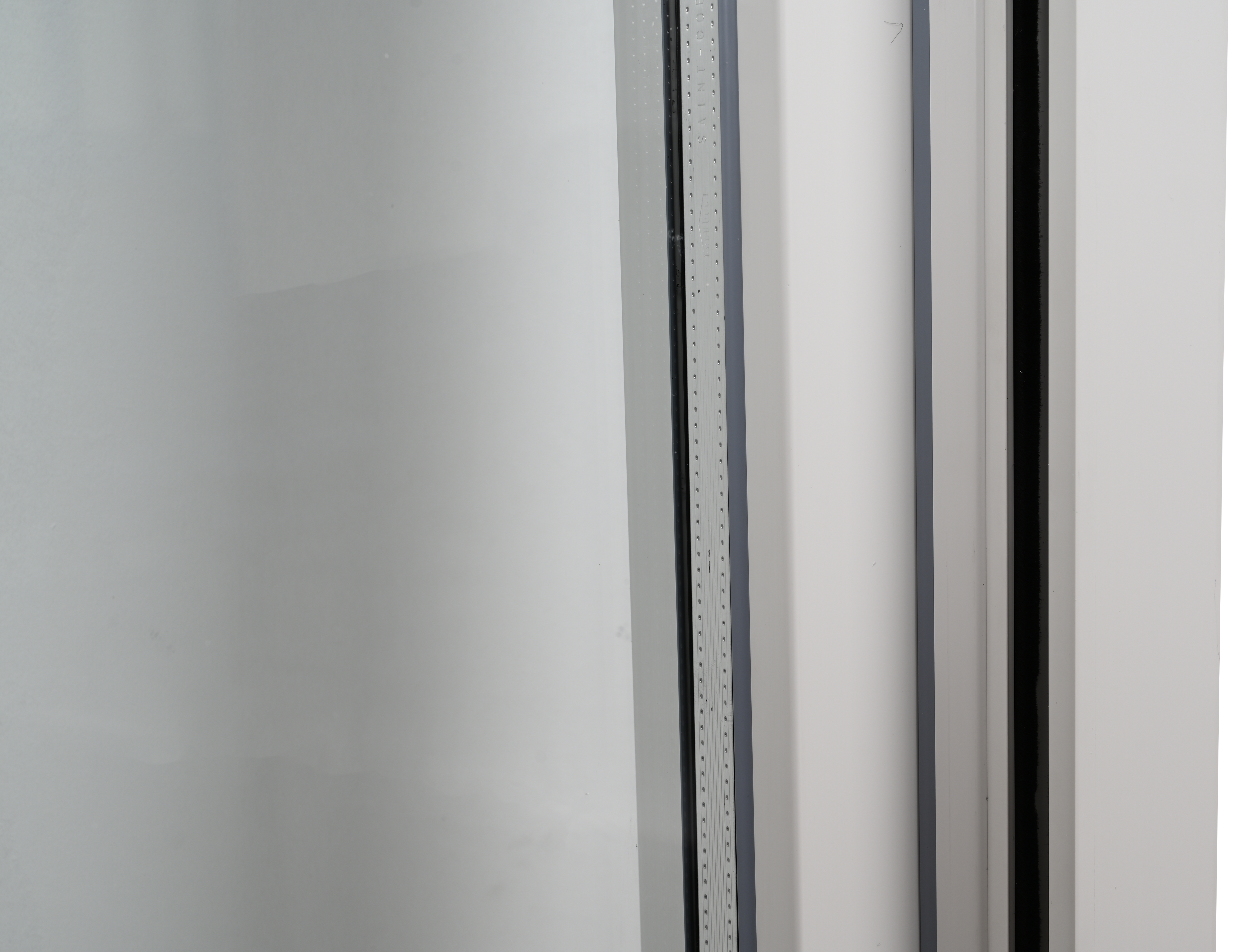 Balconera PVC ISOXA blanca oscilobatiente con persiana izquierda 85X229 cm - 7