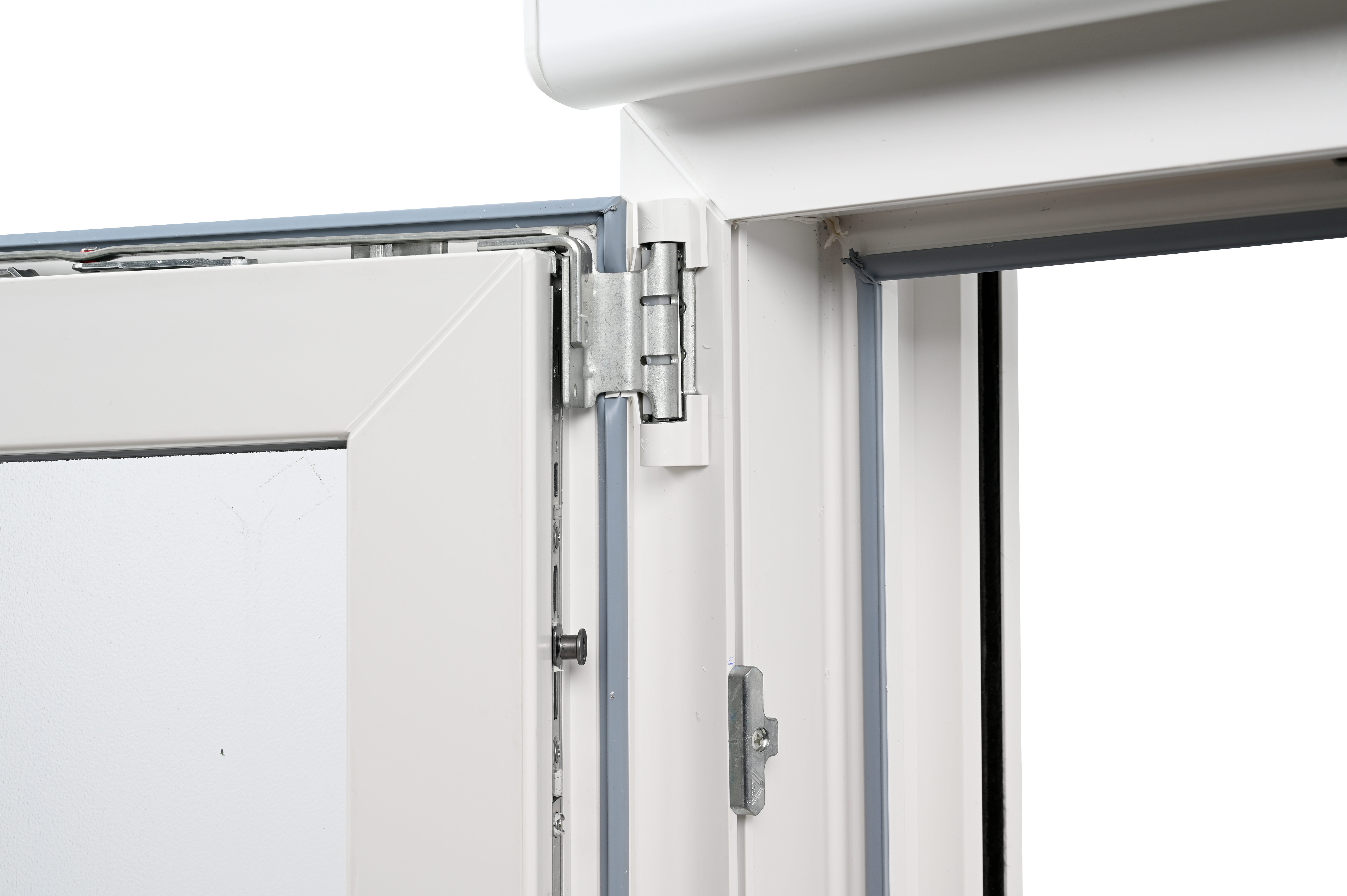 Ventana PVC ISOXA blanca oscilobatiente izquierda con persiana guía mosquitera 60X119 cm - 11