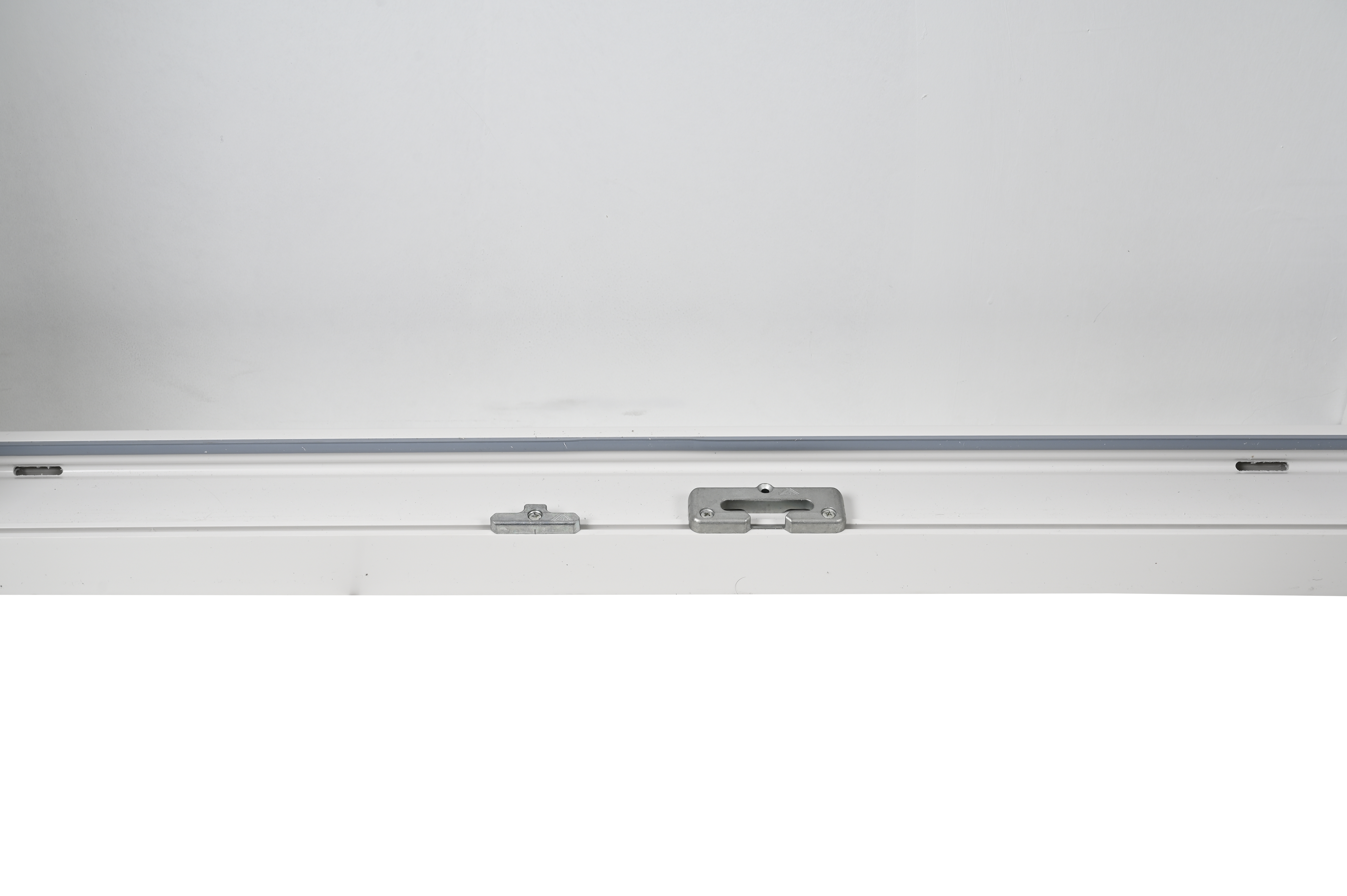 Ventana PVC ISOXA blanca oscilobatiente con persiana y guía de 100X119 cm - 14