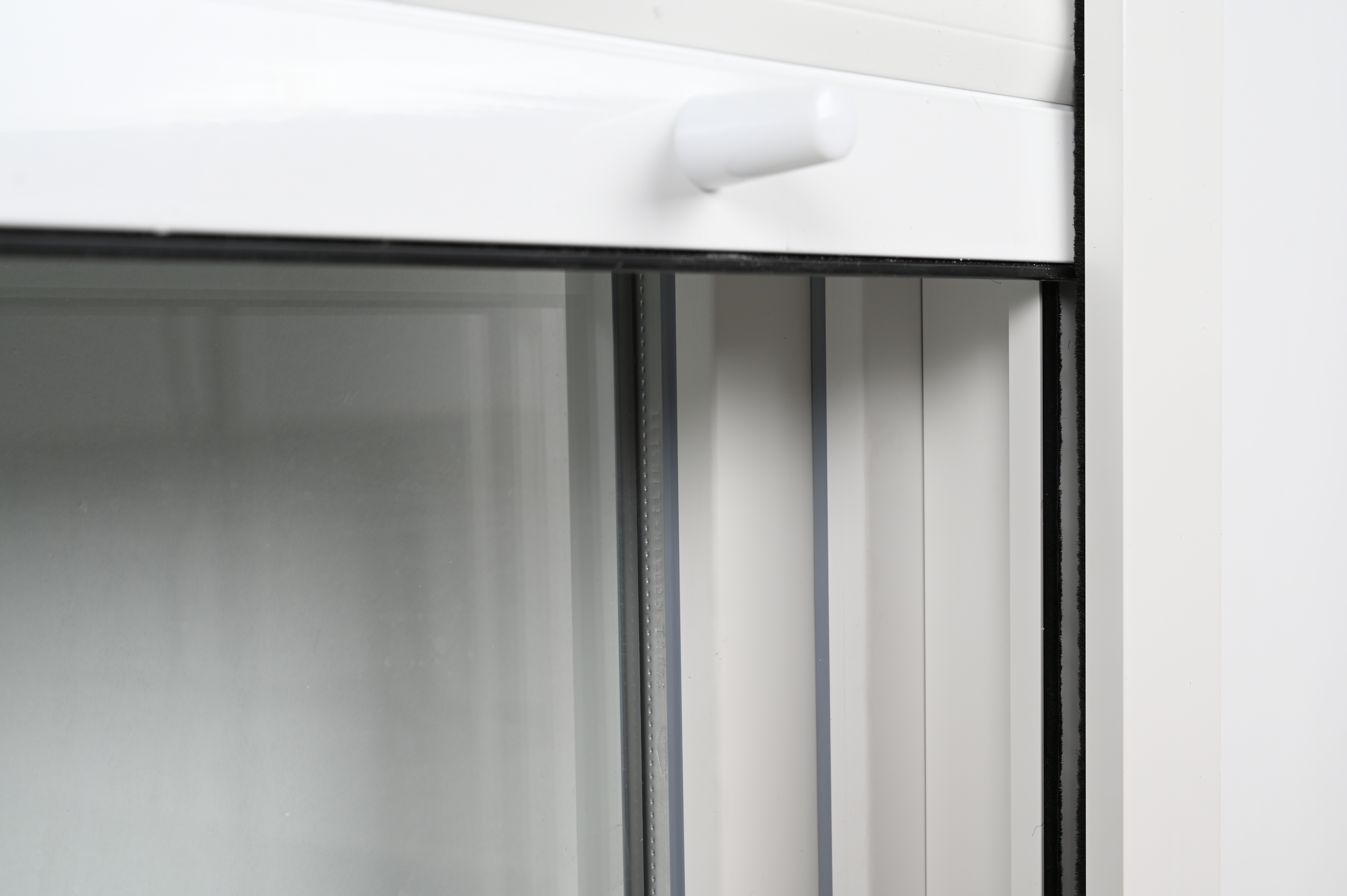 Ventana PVC ISOXA blanca oscilobatiente con persiana y guía de 100X119 cm - 13