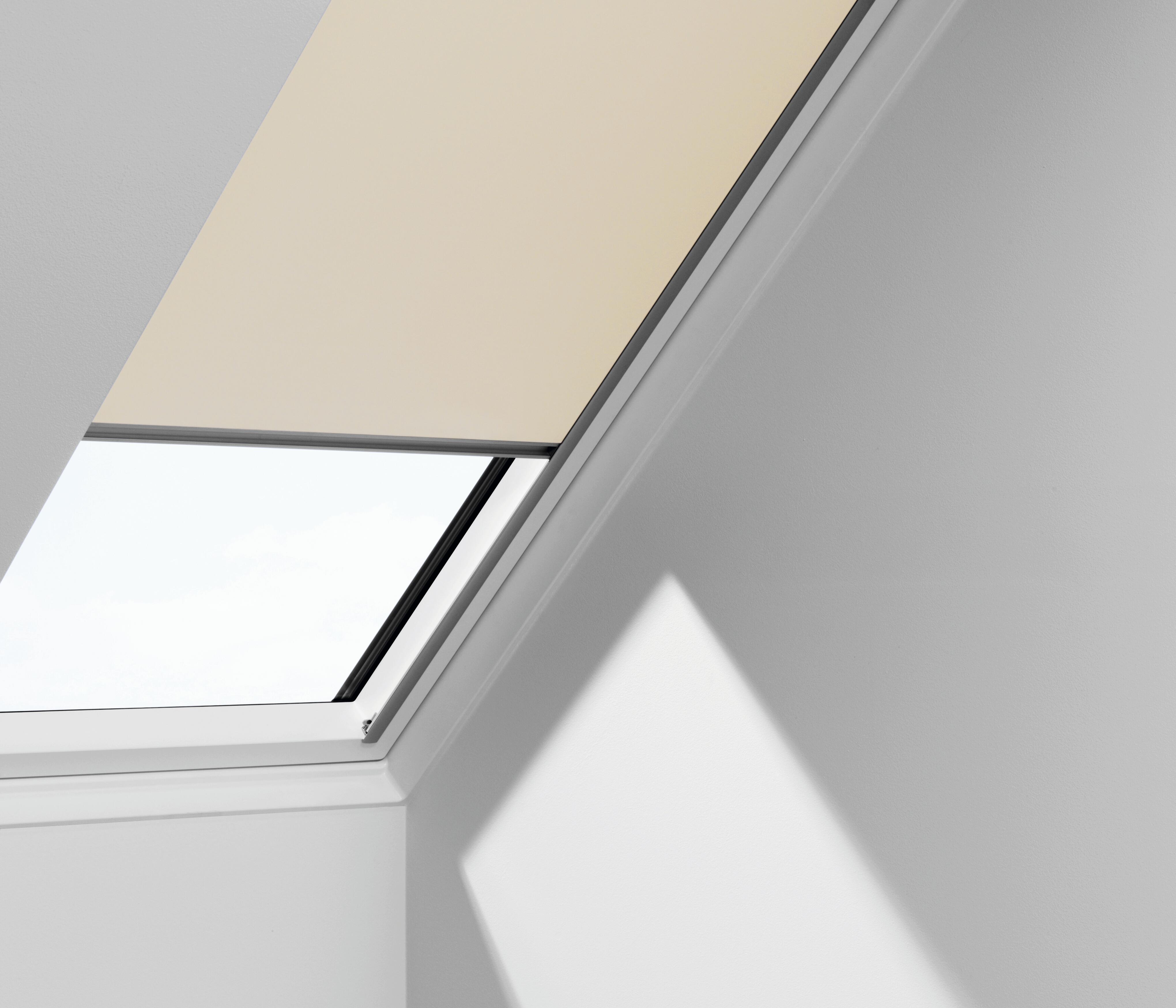 Cortina de oscurecimiento manual VELUX DKLF061085S beige 66x118cm - 2