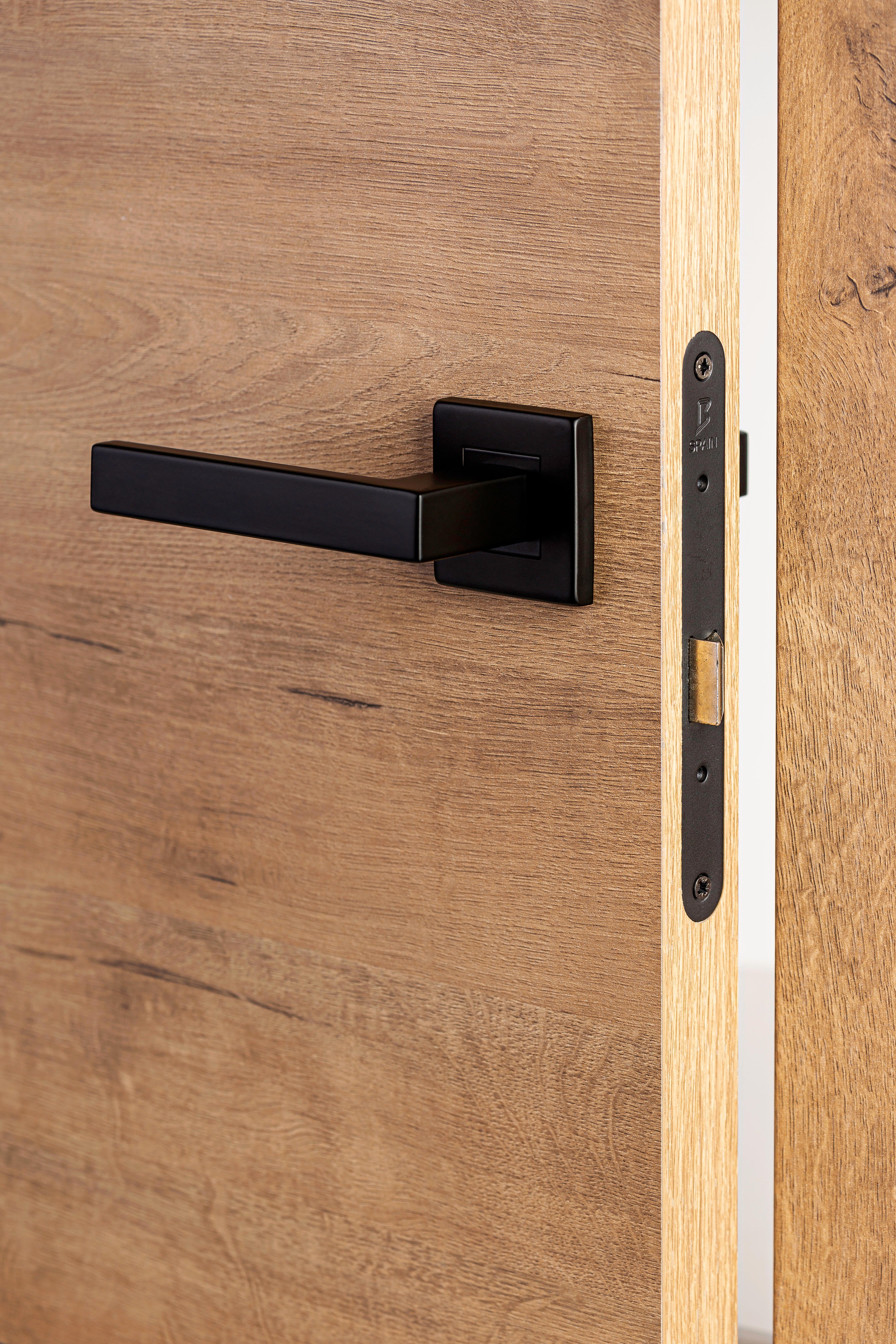 Puerta de interior abatible ciega maciza melamina Line Plus Berna Gold roble apertura derecha cerco de 9x3 anchura 82.5cm - 8