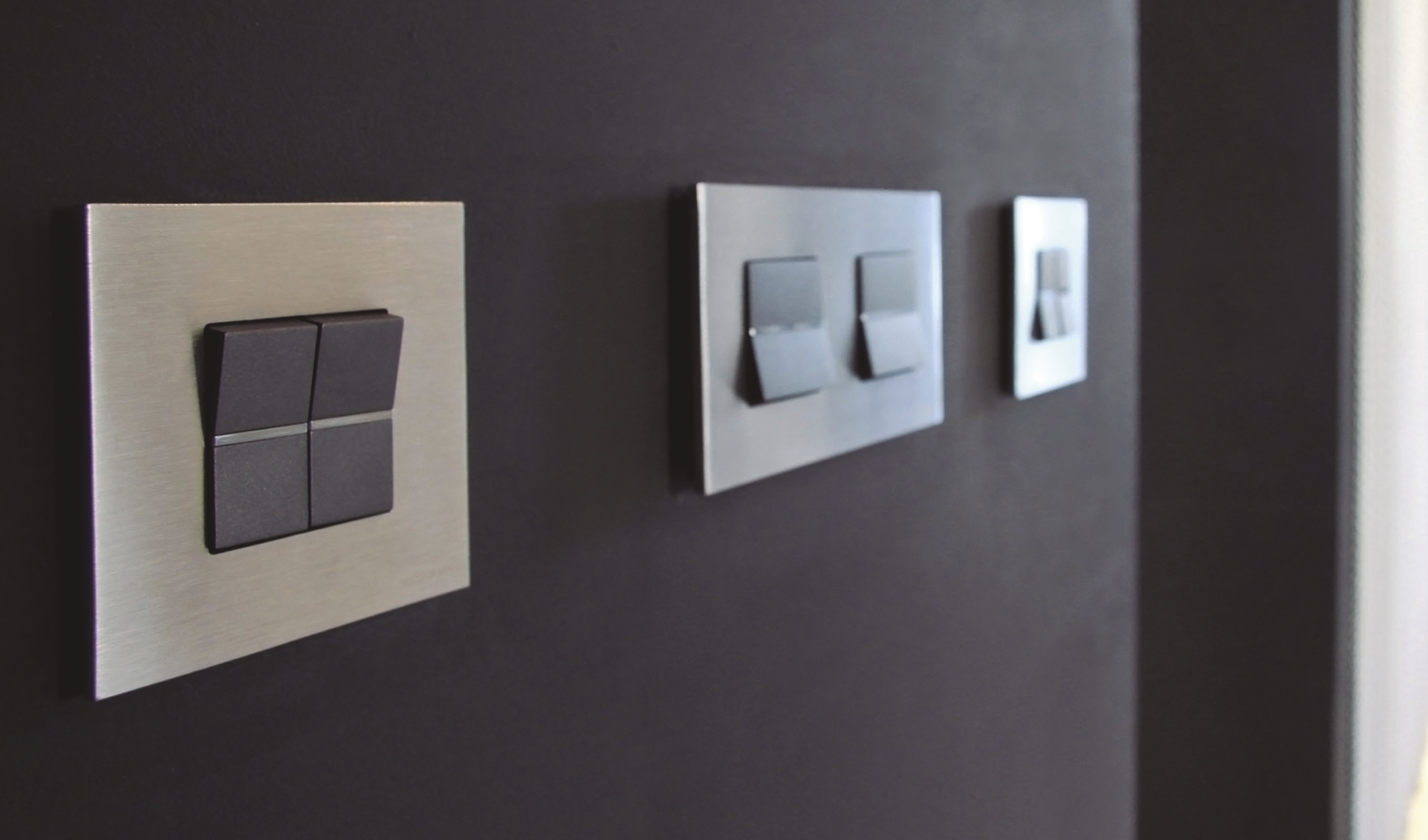 Interruptor doble niessen zenit plata