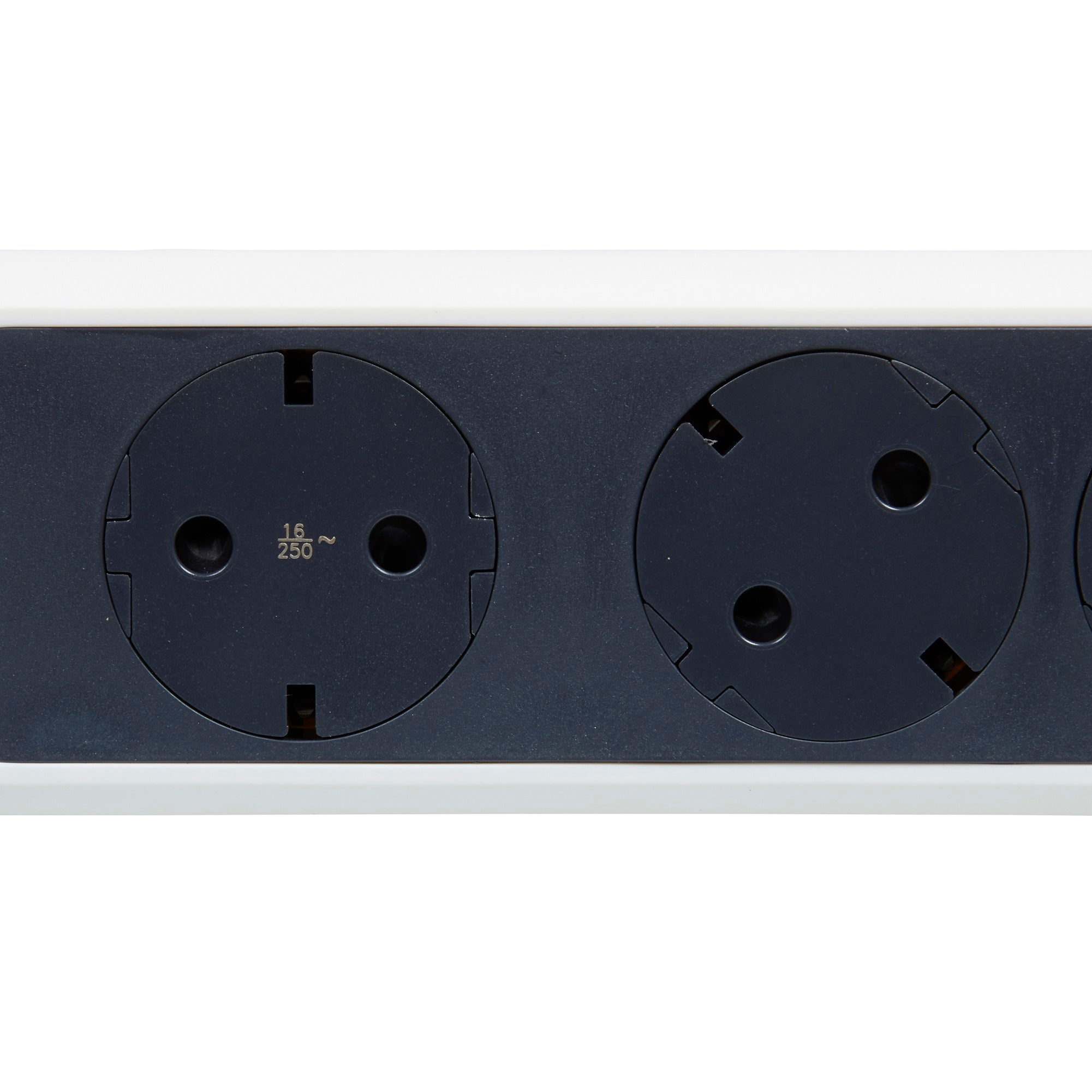Extensão de 3 tomadas 2P+T rotativa 1.5m branco Legrand - 3
