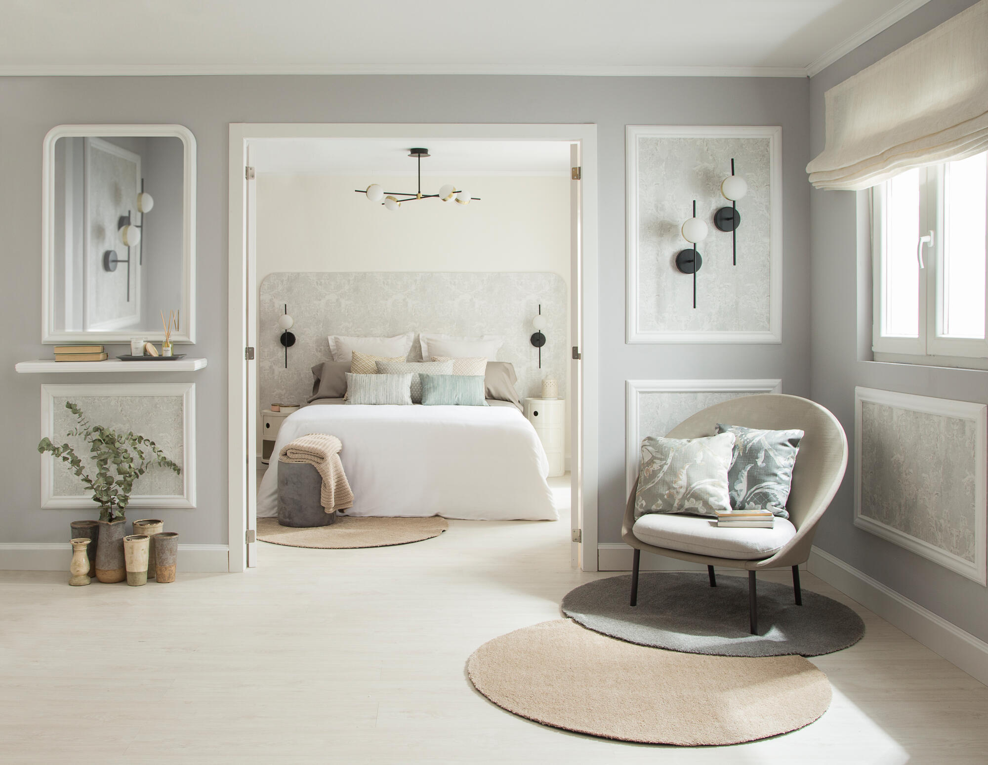 Dormitorios con papel pintado en el cabecero