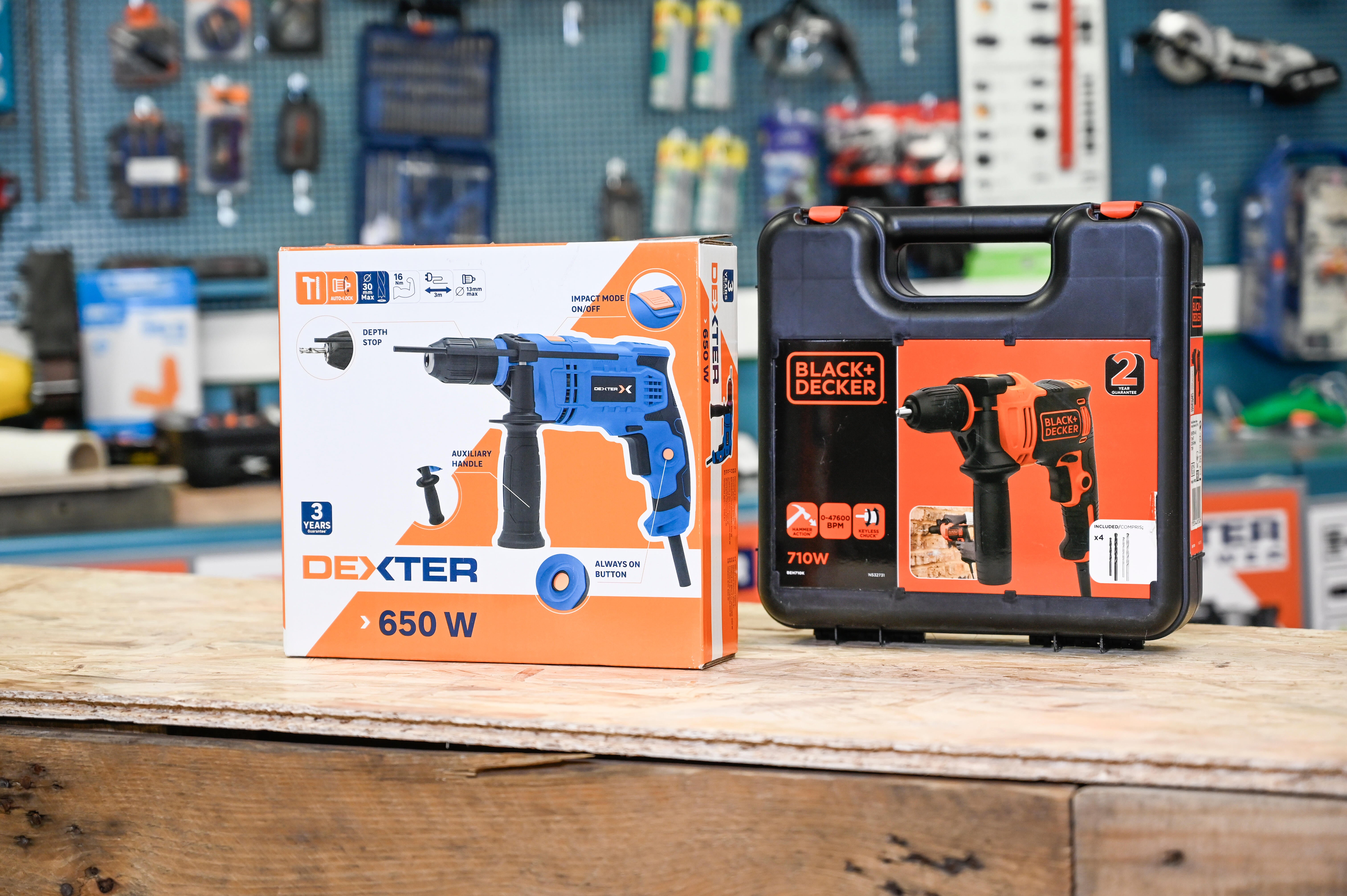 Berbequim com fio percutor 710 W + mala  Black + Decker BEH710K-QS - 26