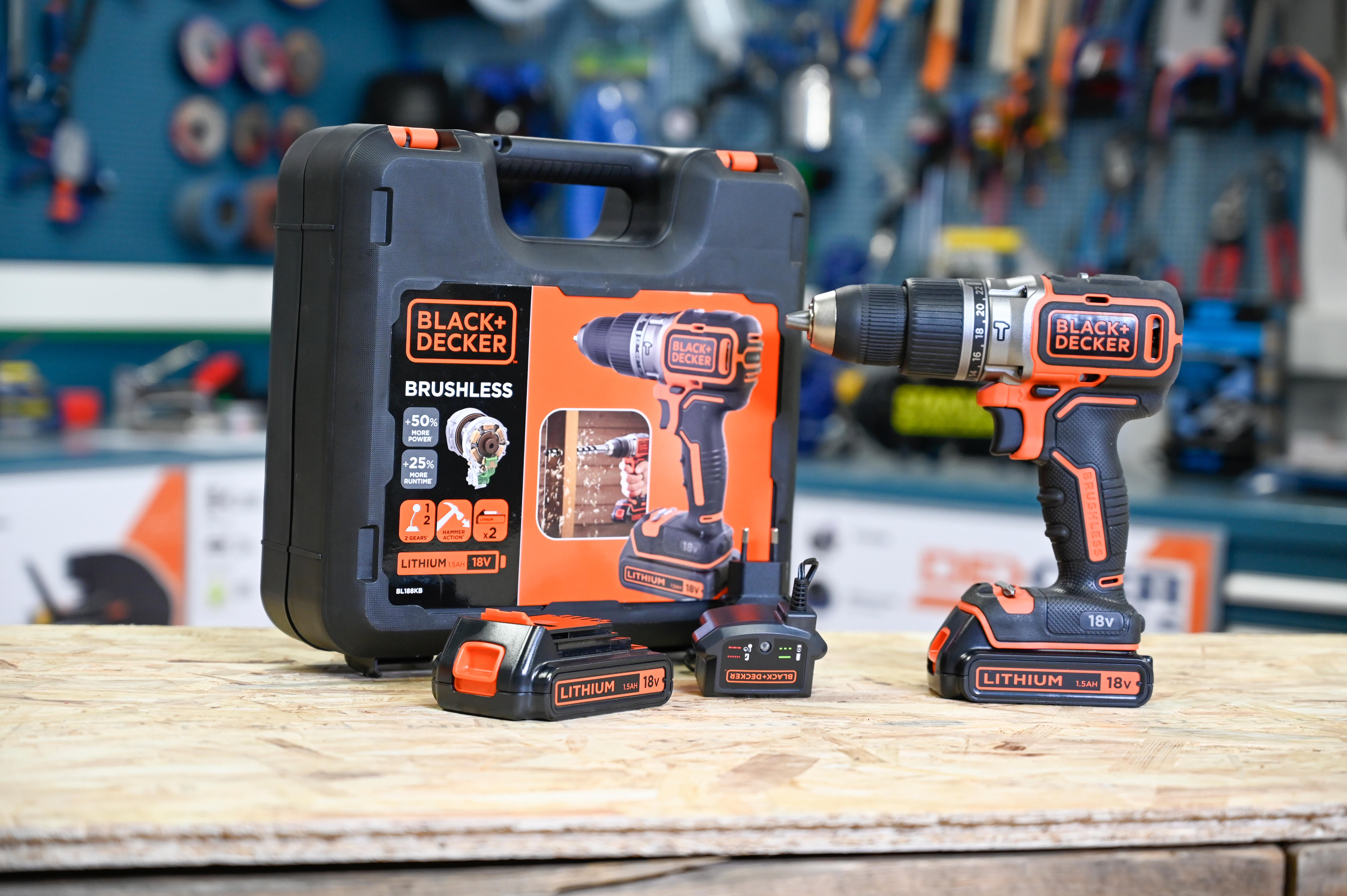 Berbequim sem fio percutor 18V com 2 baterias Black + Decker BL188KB-QW - 17