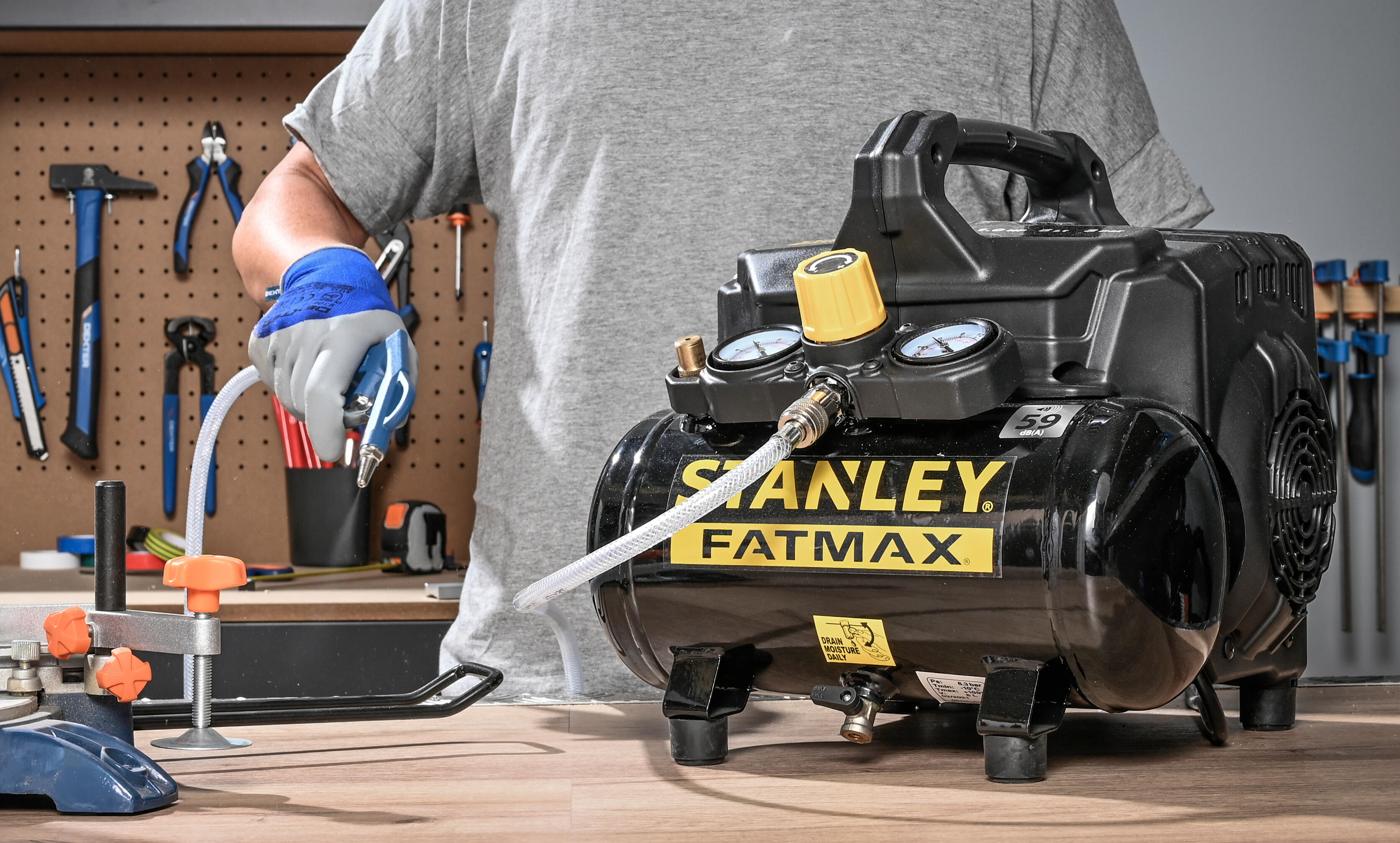 Compressore silenziato STANLEY FATMAX DST 101/8/6 6 l, 1 hp, 8 bar - 12