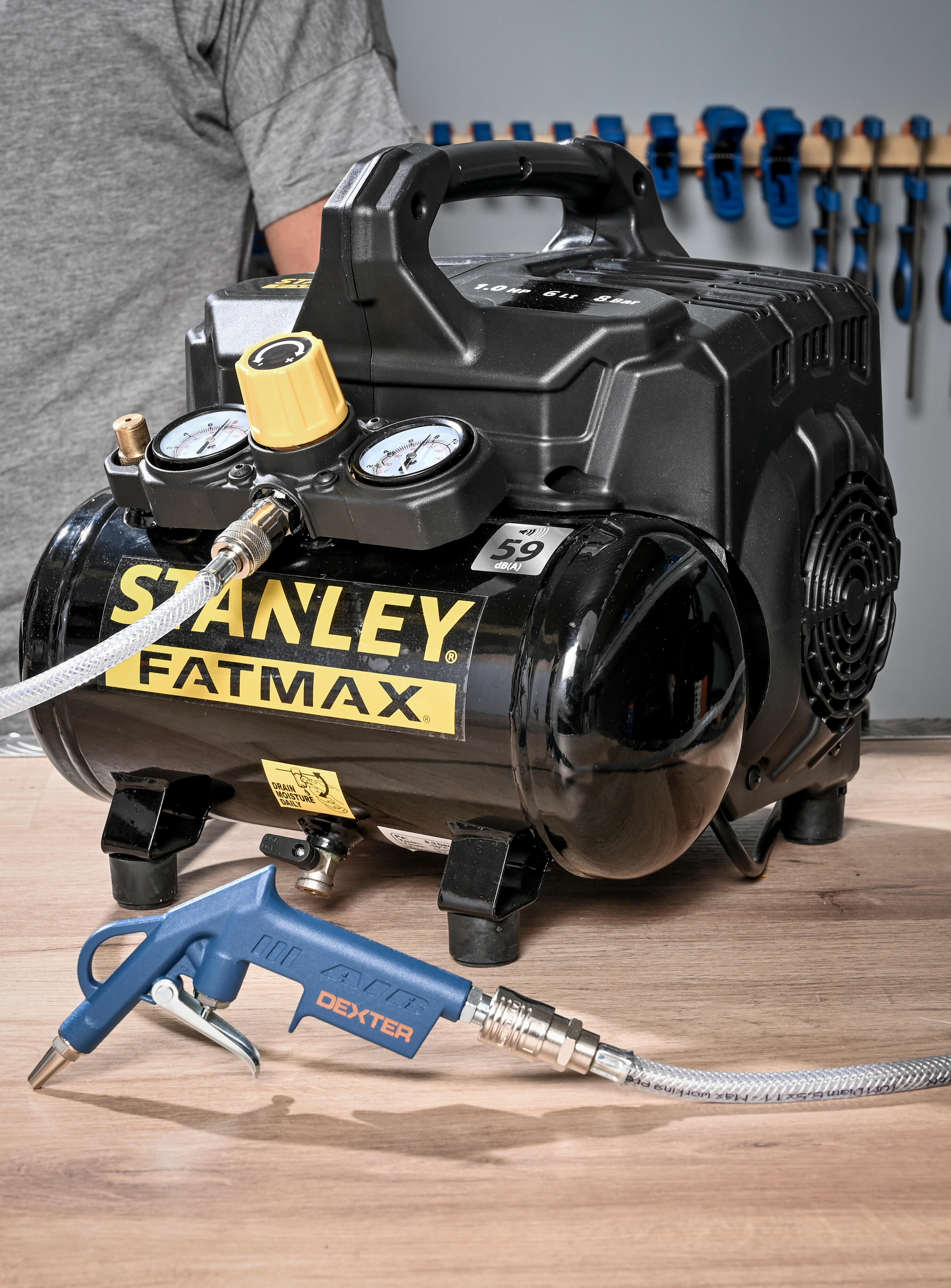 Compressor silencioso Stanley Fatmax DST 101/8/6 6L 1HP - 15