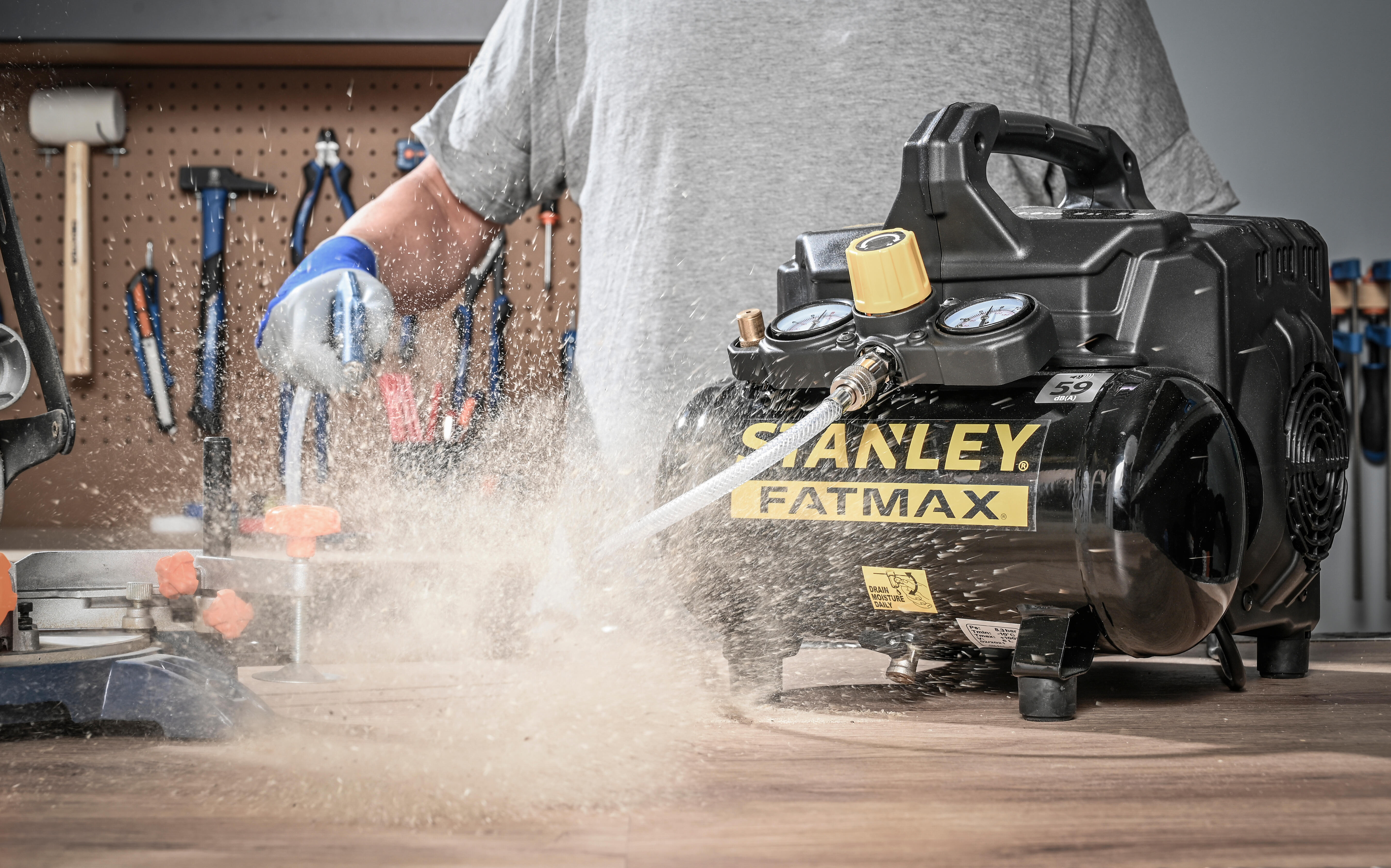 Compressore silenziato STANLEY FATMAX DST 101/8/6 6 l, 1 hp, 8 bar - 7