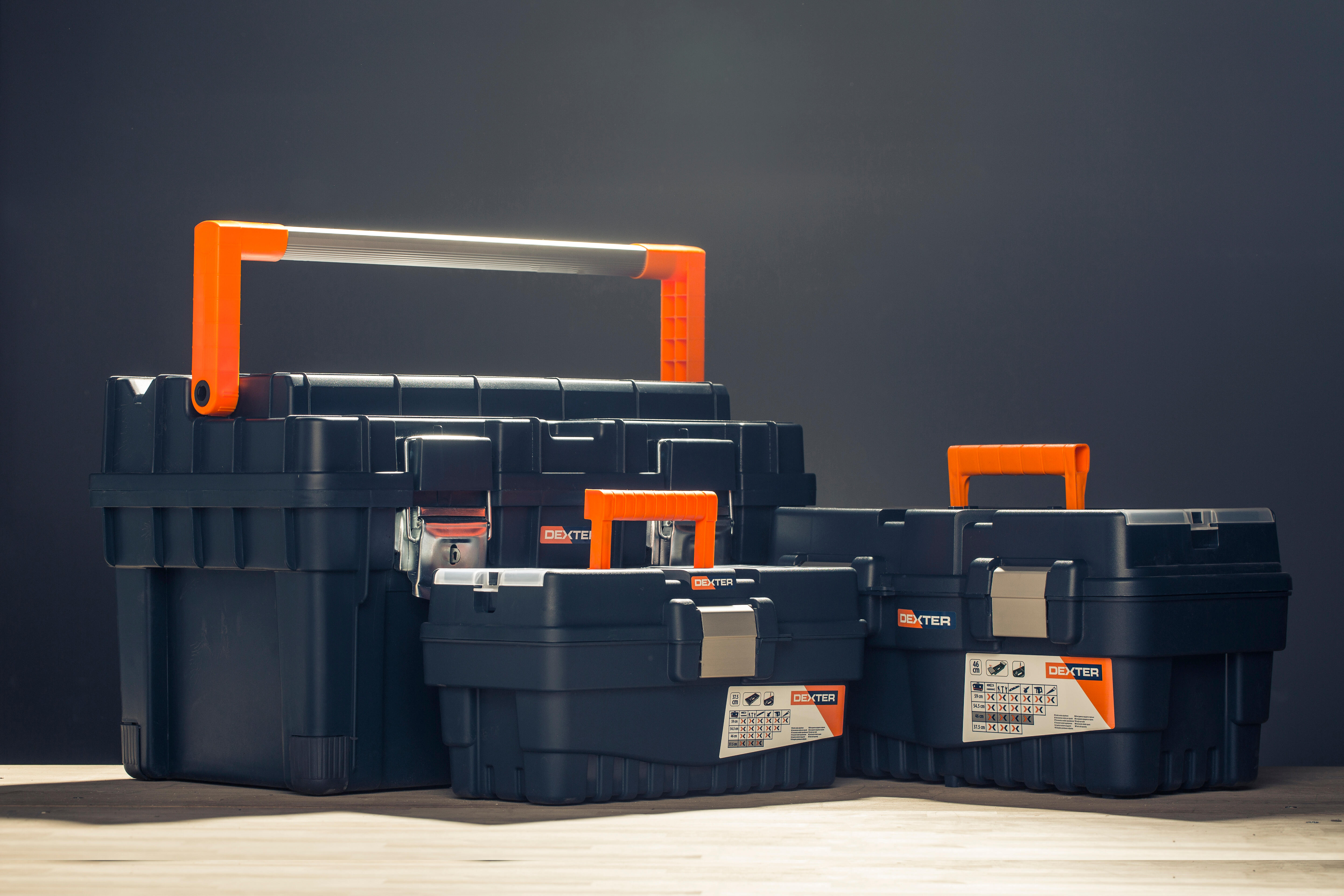 Caja de herramientas DEXTER con capacidad de 28 litros - 20