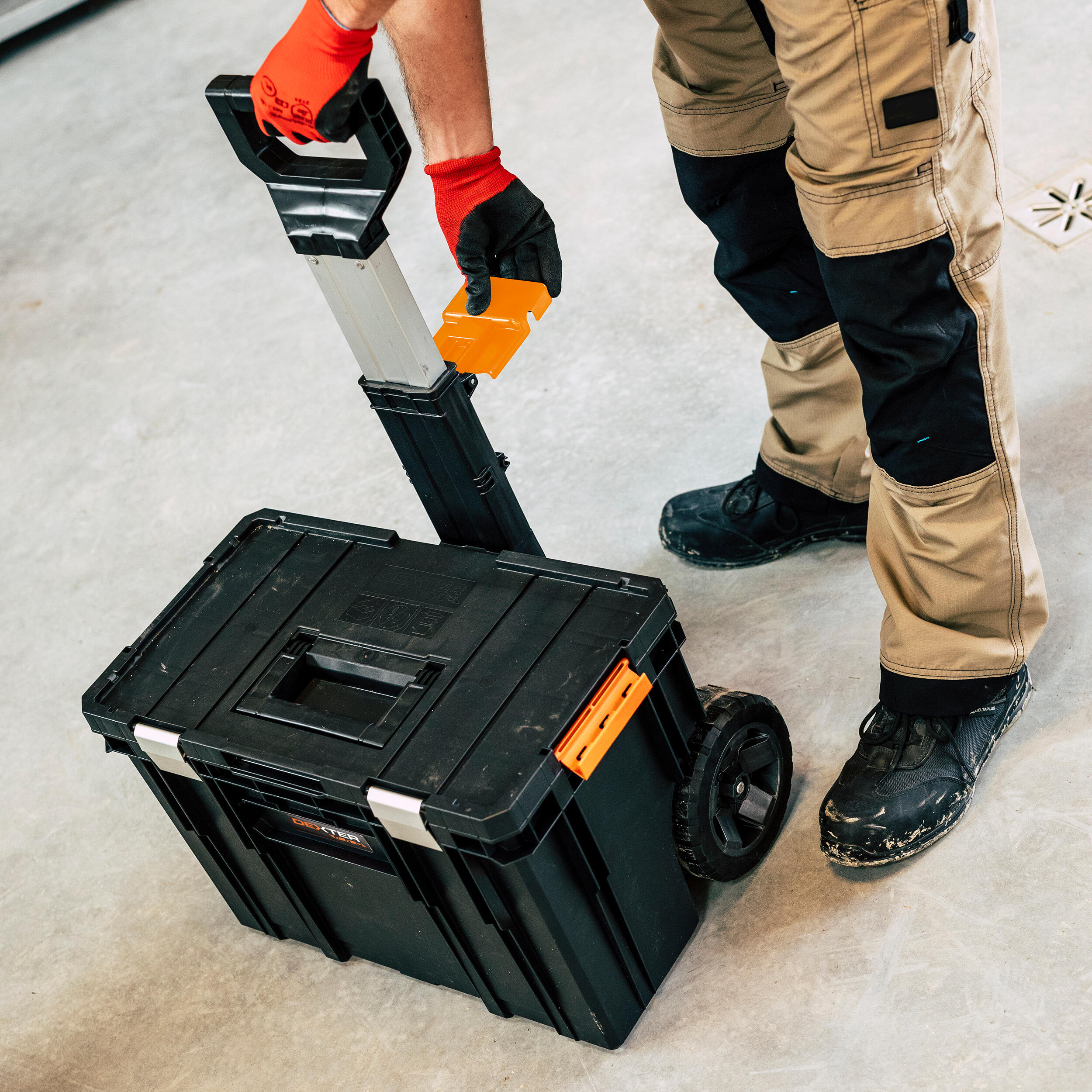 Baúl herramienta DEXTER PRO  con capacidad de 78 litros - 20