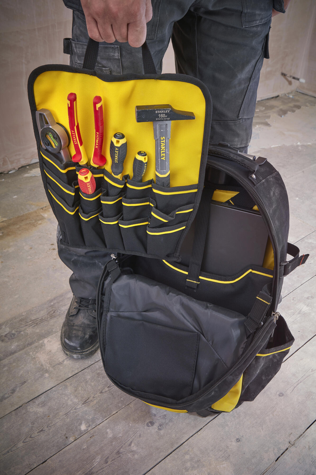 Mochila STANLEY FATMAX 1-79-215 COM RODAS - 4