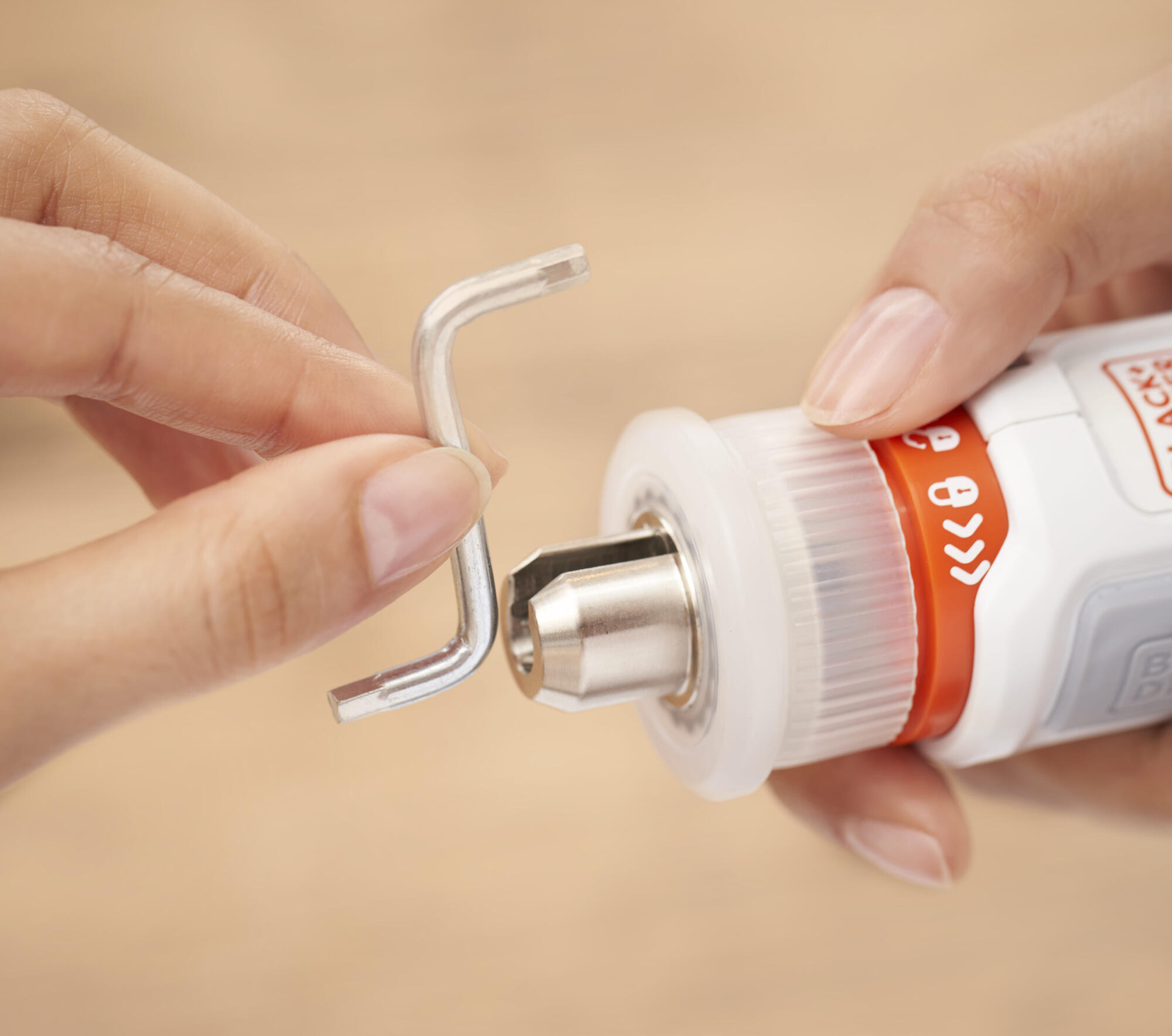 Aparafusadora sem fio BLACK + DECKER HEXDRIVER 3.6V - 18