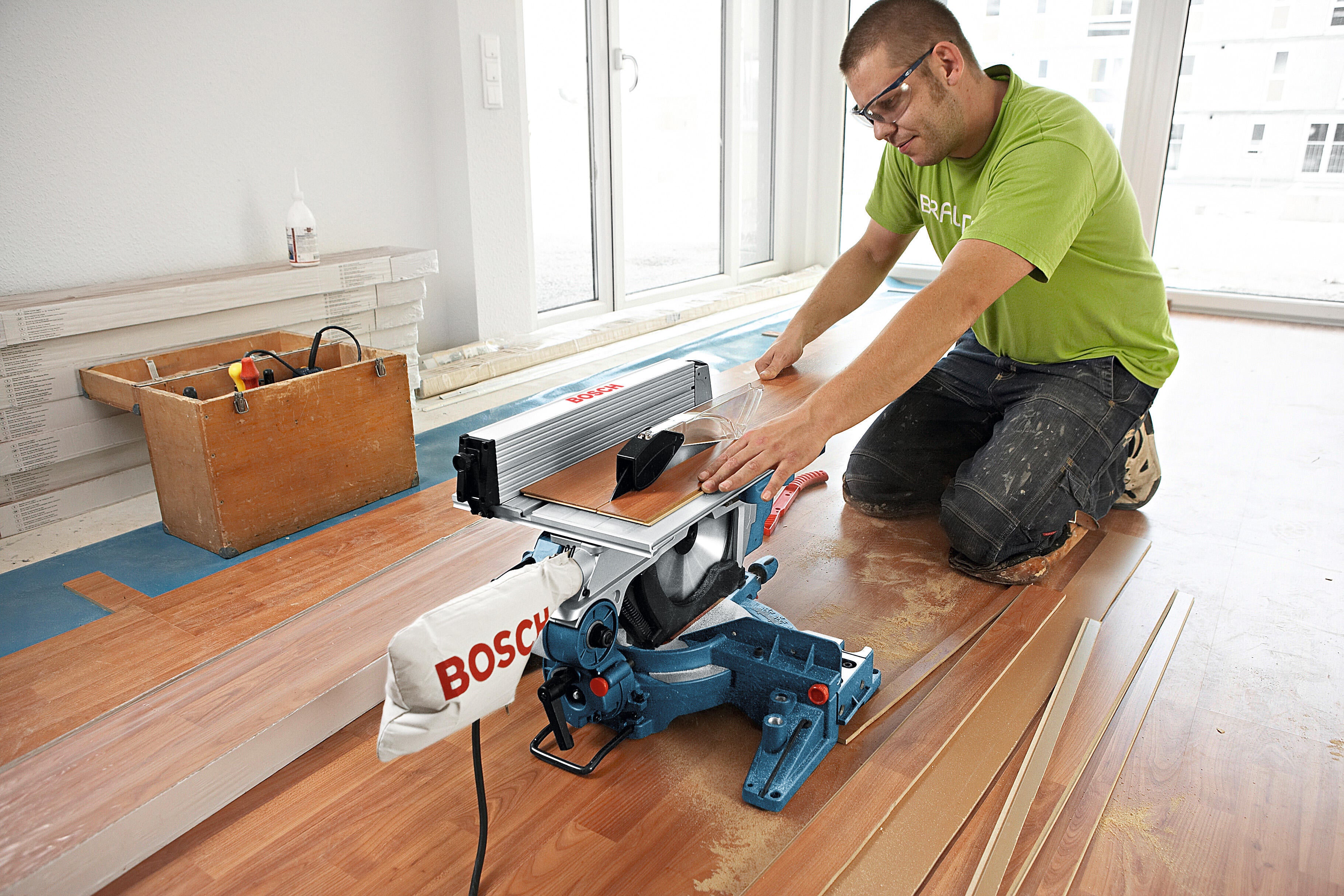Ingletadora con cable BOSCH PROFESSIONAL de 1800 w y disco 305 mm - 4