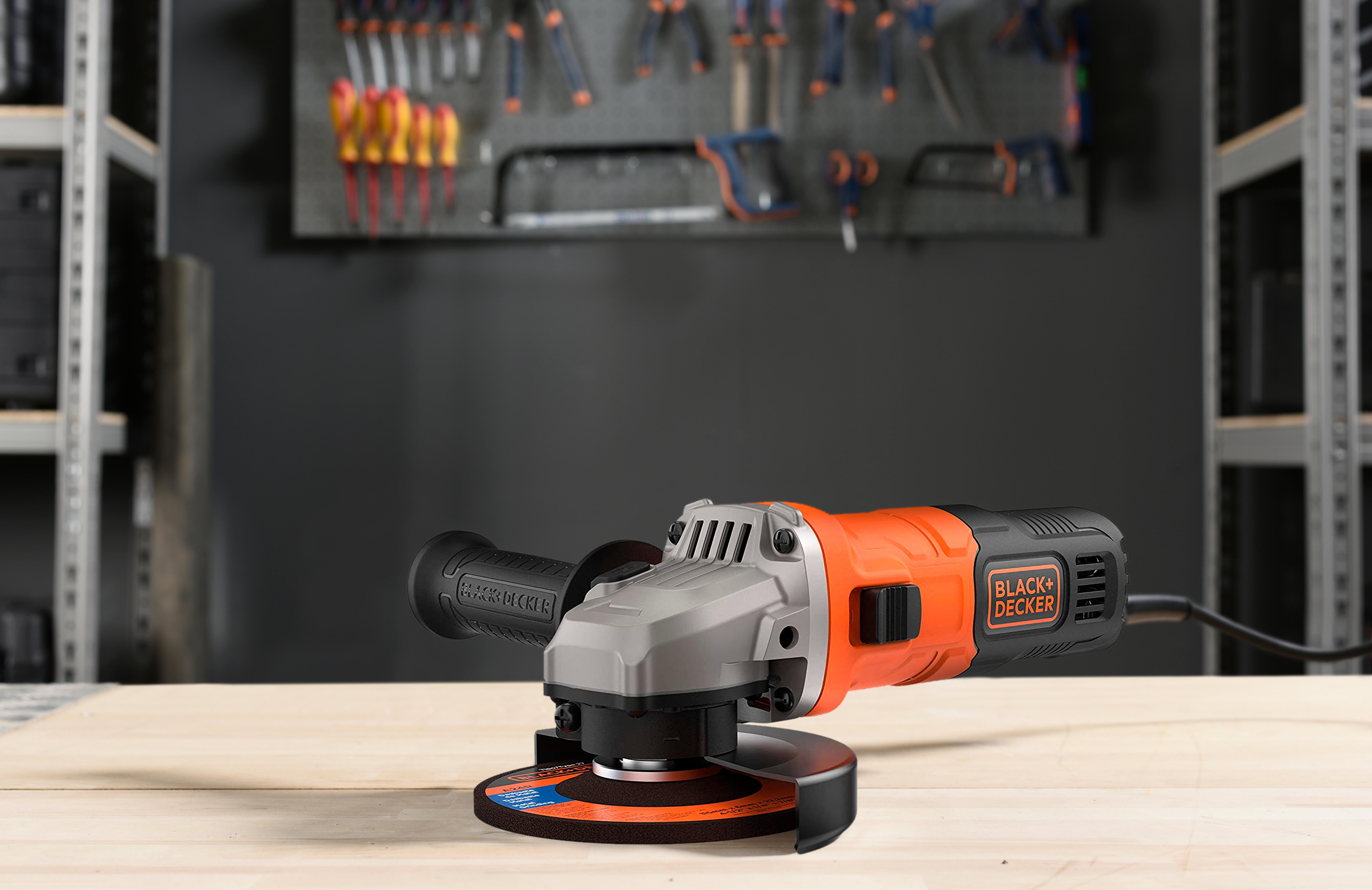 Rebarbadora com fio 760 W 115 mm Black+Decker - 7