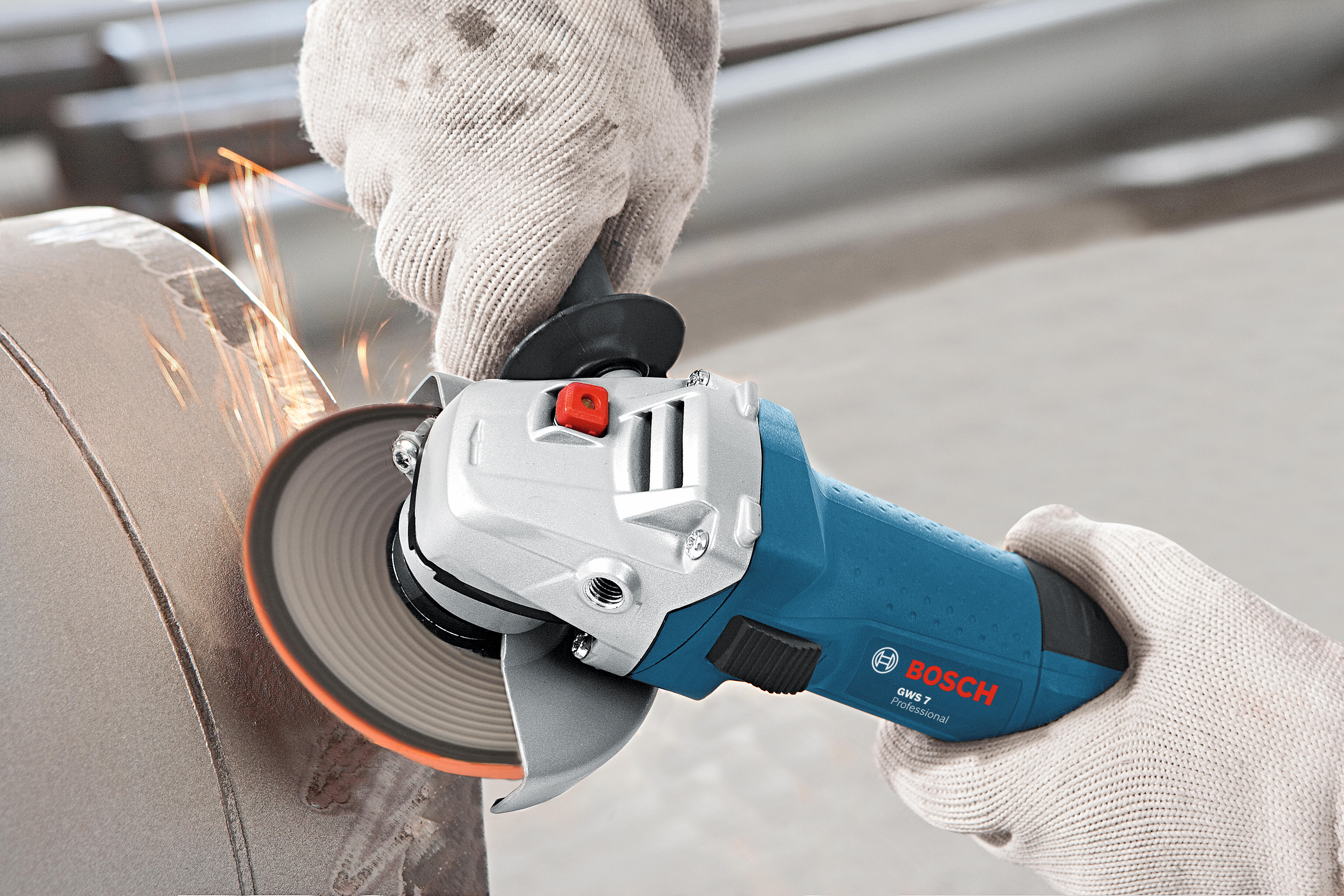Rebarbadora com fio BOSCH PROFESSIONAL 720w - Diâmetro do disco 115mm - 5