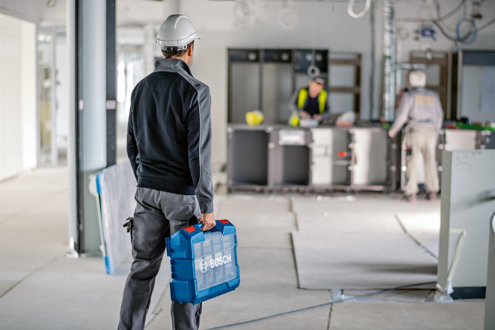 Taladro percutor BOSCH PROFESSIONAL GSB-21, 2 baterías de 18v y 1.5 ah + 82acces - 3