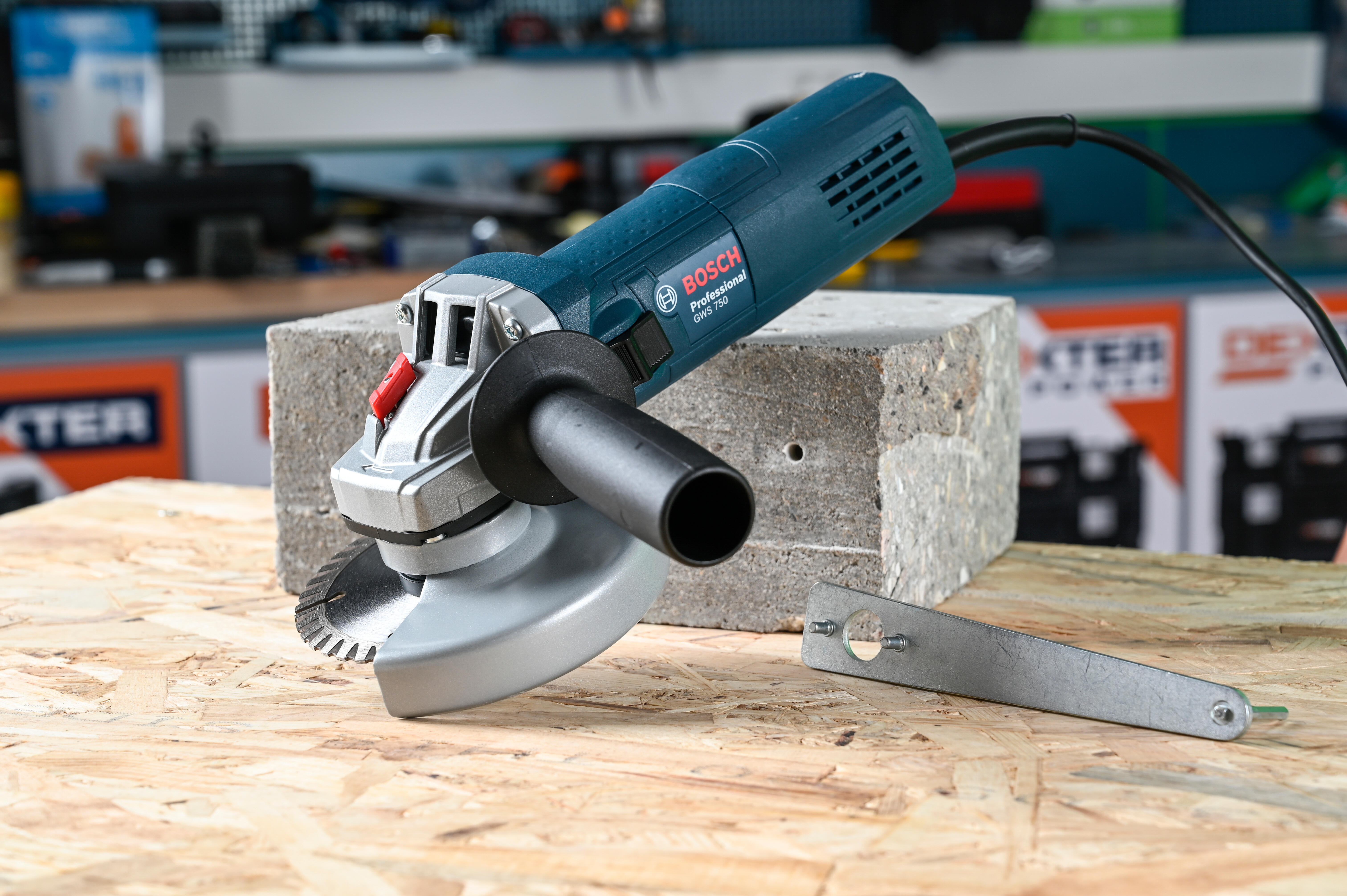 Rebarbadora com fio 750 W 115 mm com disco de corte Bosch Professional GWS750-115 - 7