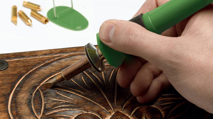 Qué herramientas se necesitan para tallar madera |