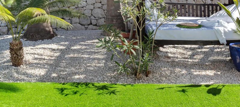 Las 10 ventajas del césped artificial en el Diseño de Jardines - Un Jardín  Para Mi