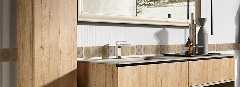 Las 6 cenefas adhesivas elegantes de Leroy Merlin que darán un toque de  estilo a tu cocina o baño (por menos de 18 €)