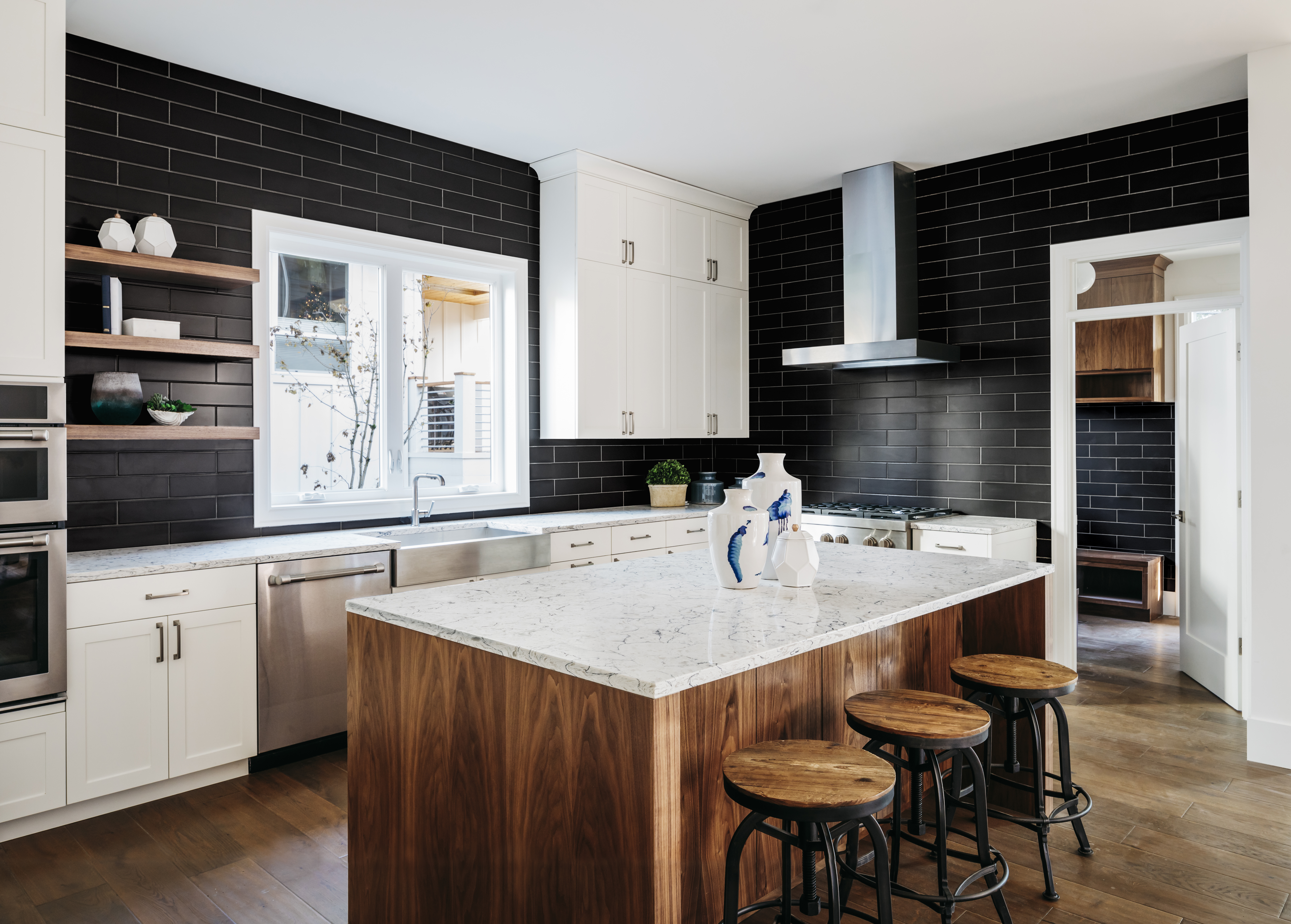 Azulejo cerámico columbus efecto zellige negro brillo 7.5x30 cm