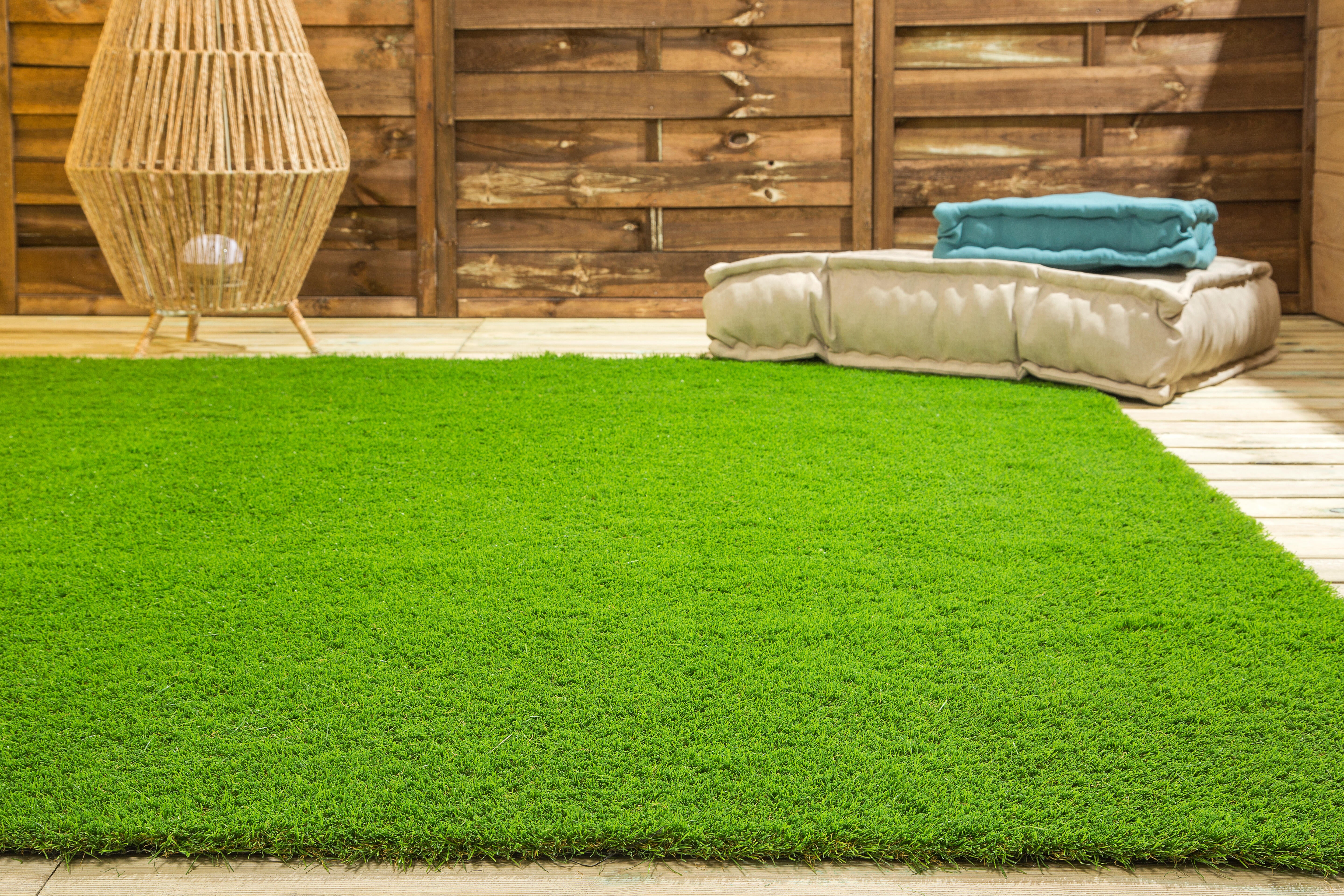 Rolo de relva artificial XAMANEK JEREZ 30MM 2X5M 17850 pontadas m2 e 11500 DTex - 11