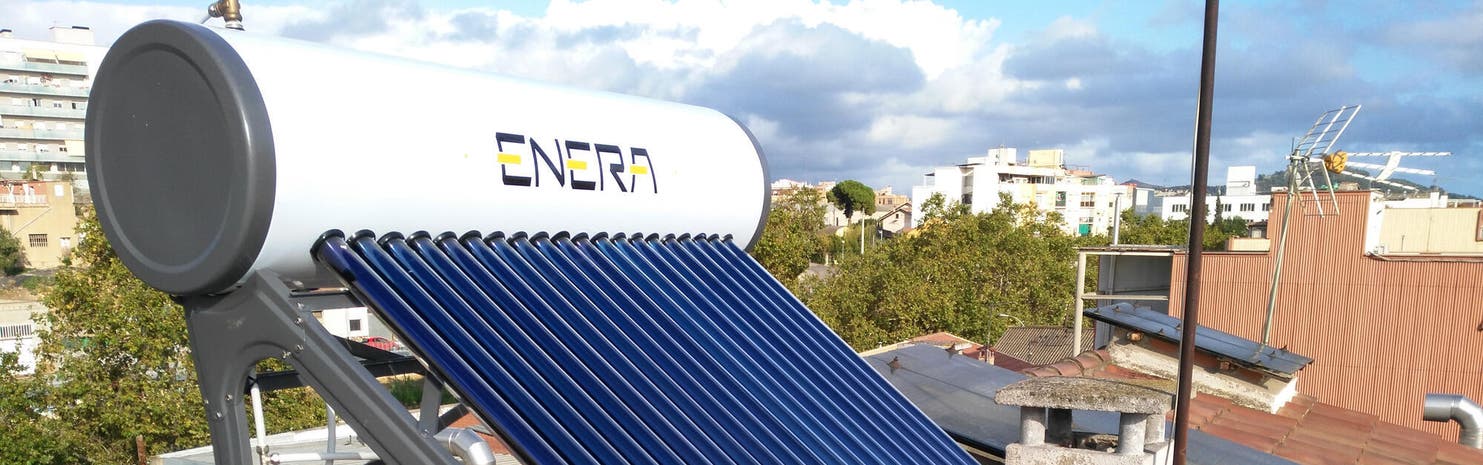 Desconocido gastos generales Expulsar a Cómo elegir un calentador de agua solar | Leroy Merlin