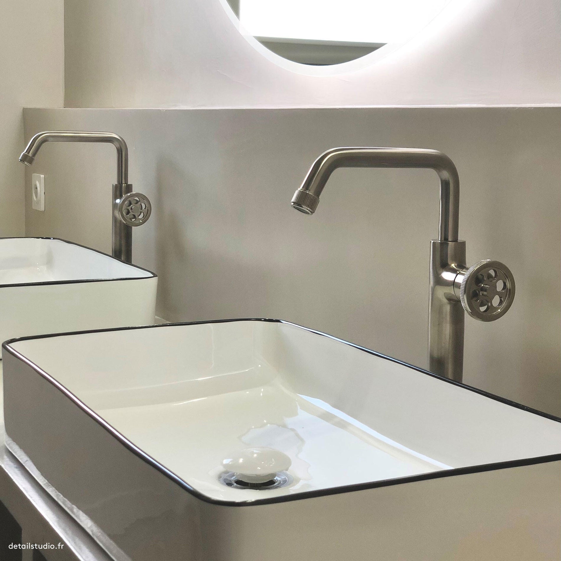 Mezclador Alto Redondo Para Lavabo En Color Gris Metalizado Pollini Jessy Color Mxlhmcmmca1 84494727