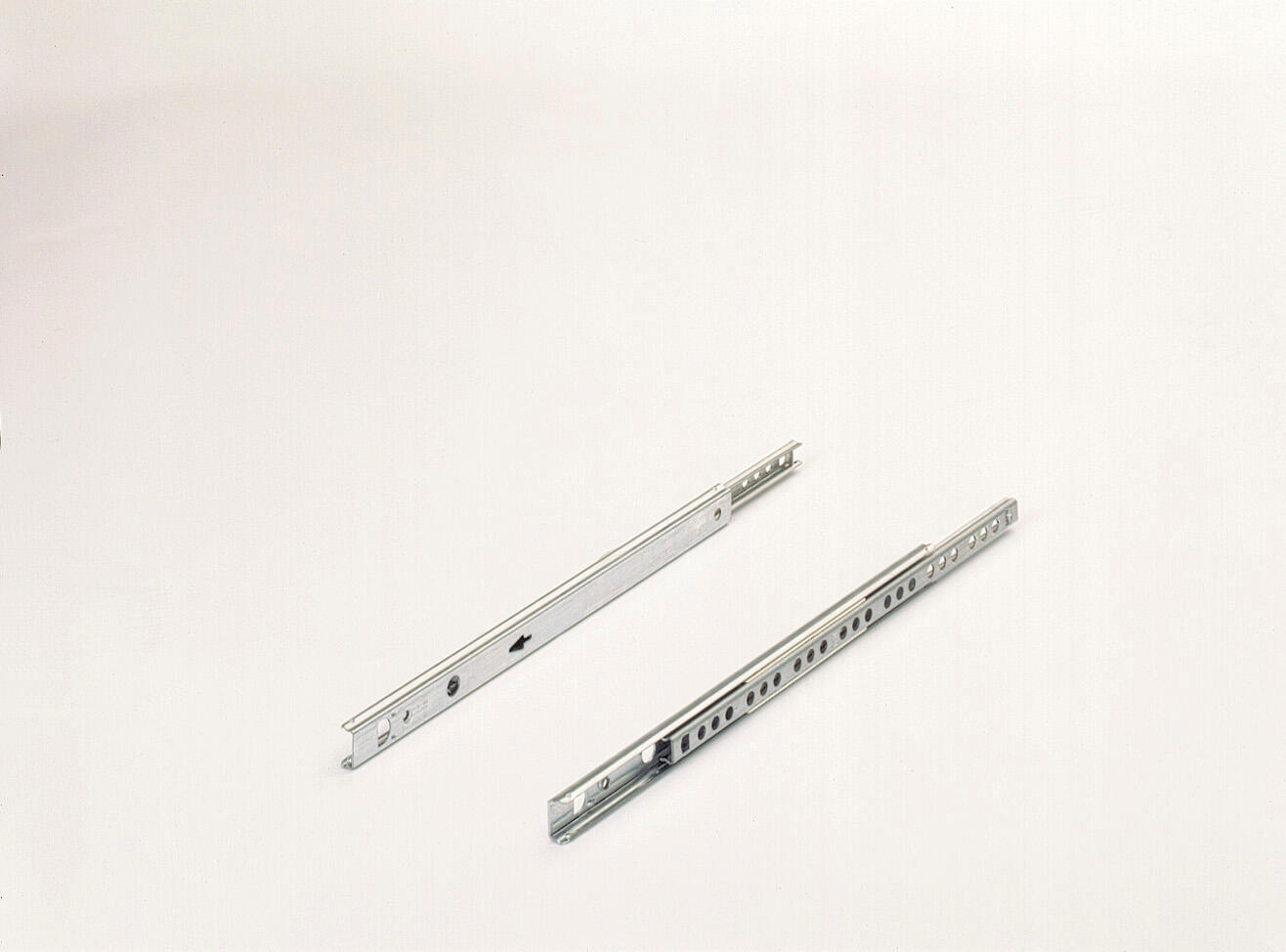 Coulisse à billes pour tiroir montage en rainure 17mm, HETTICH 10kg L.31-52 cm - 2