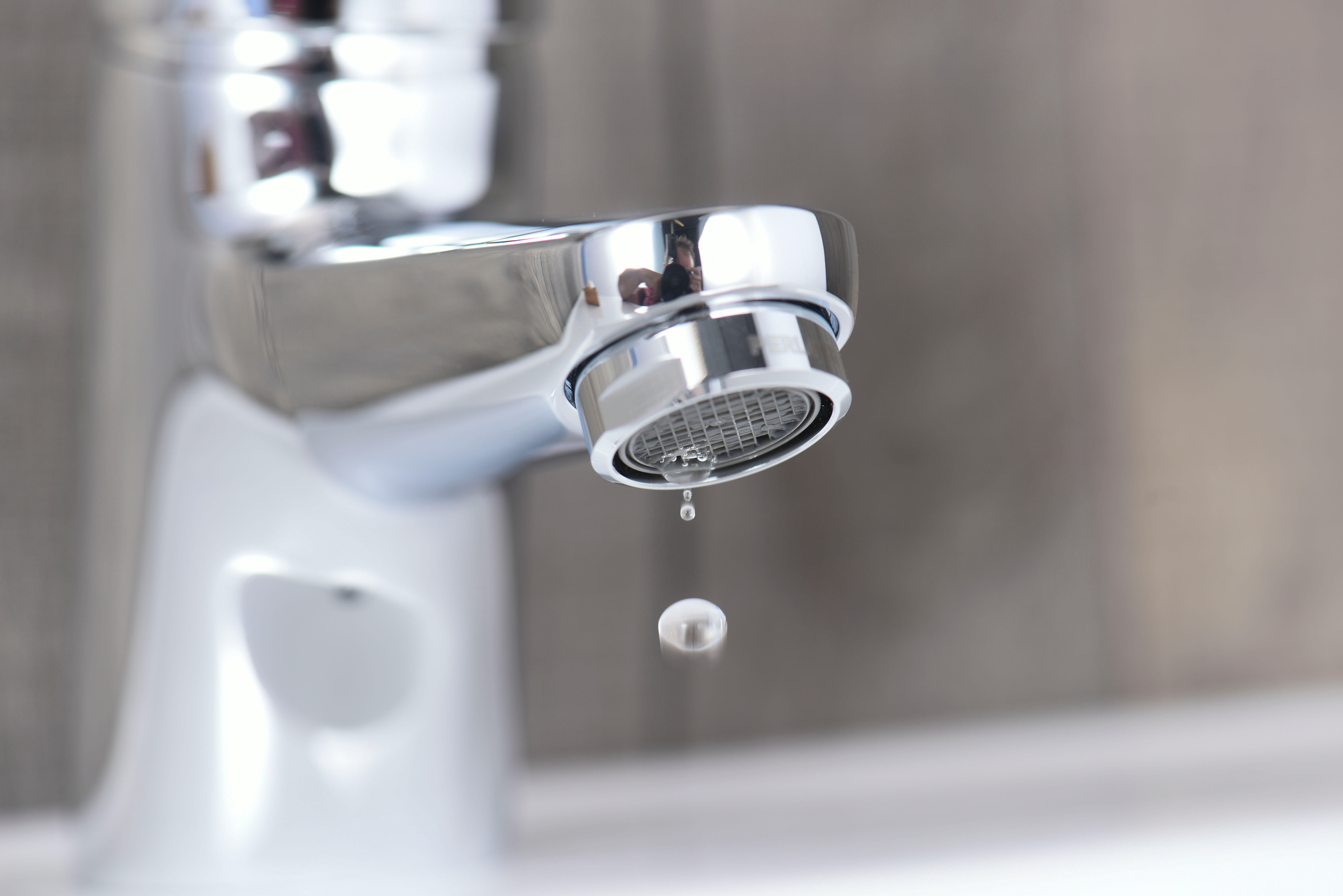 Torneira de lavatório monocomando cromado Roca Mitos - 12