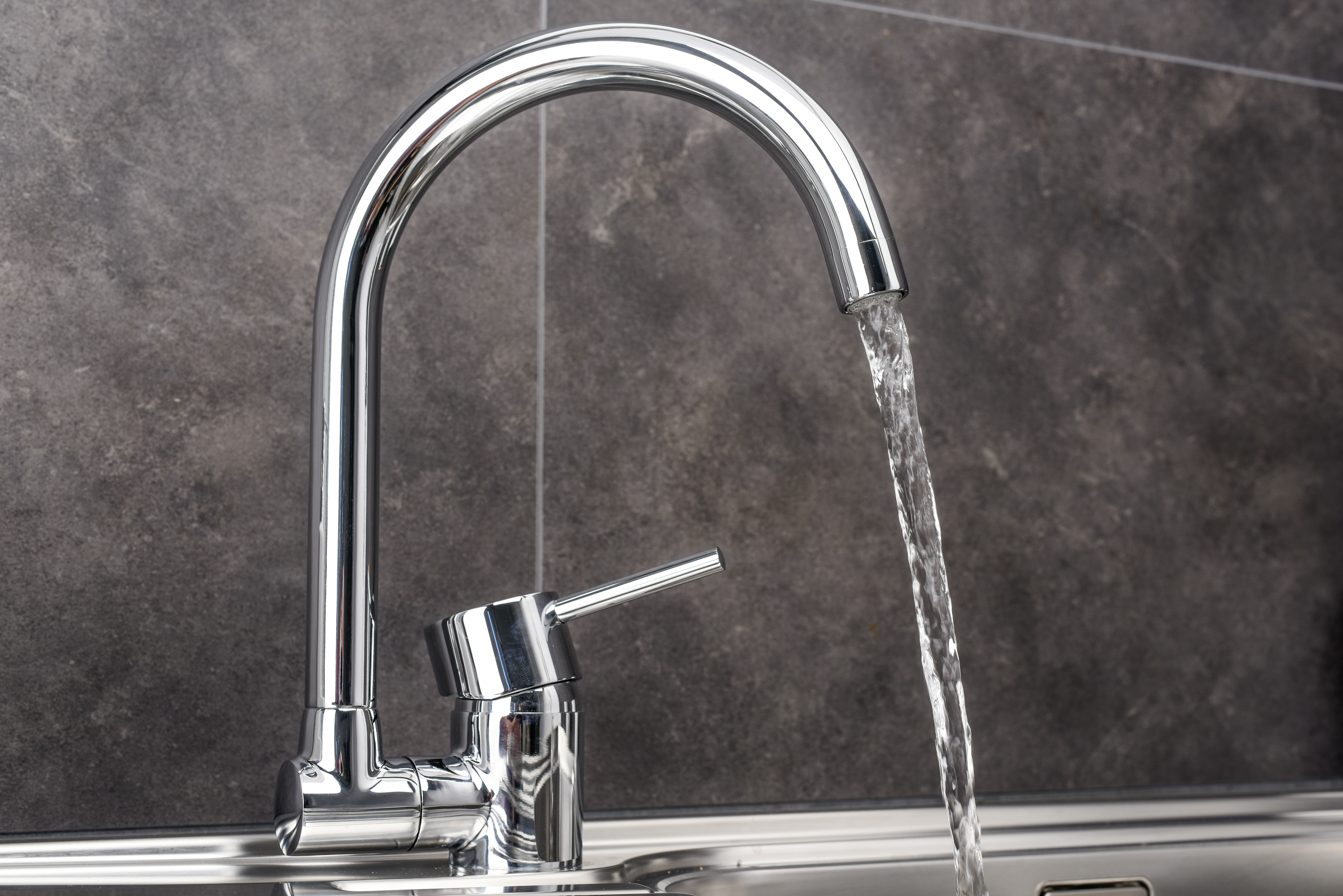 Torneira de bancada rebatível cromada Delinia Janine - 9