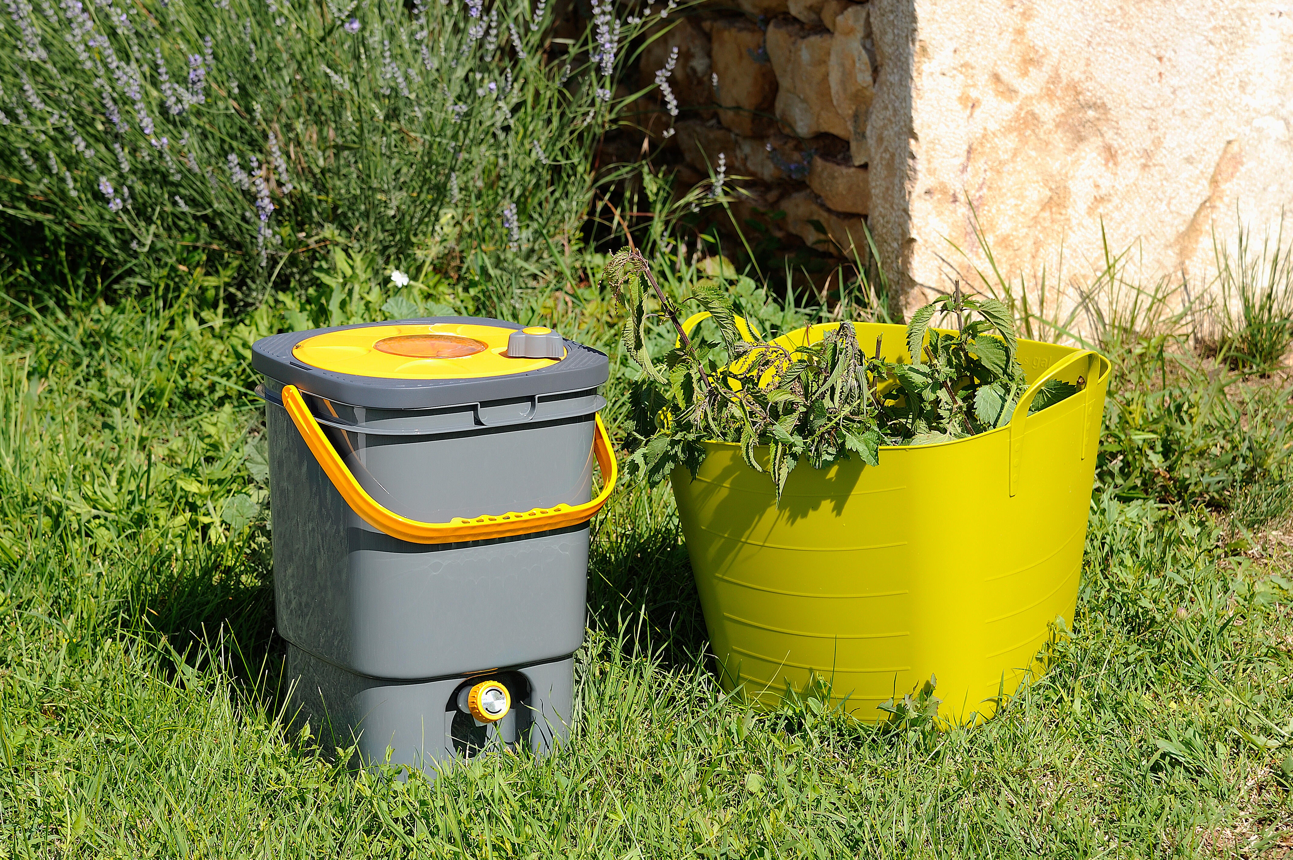 Compostadora Hozelock Biomix - 17