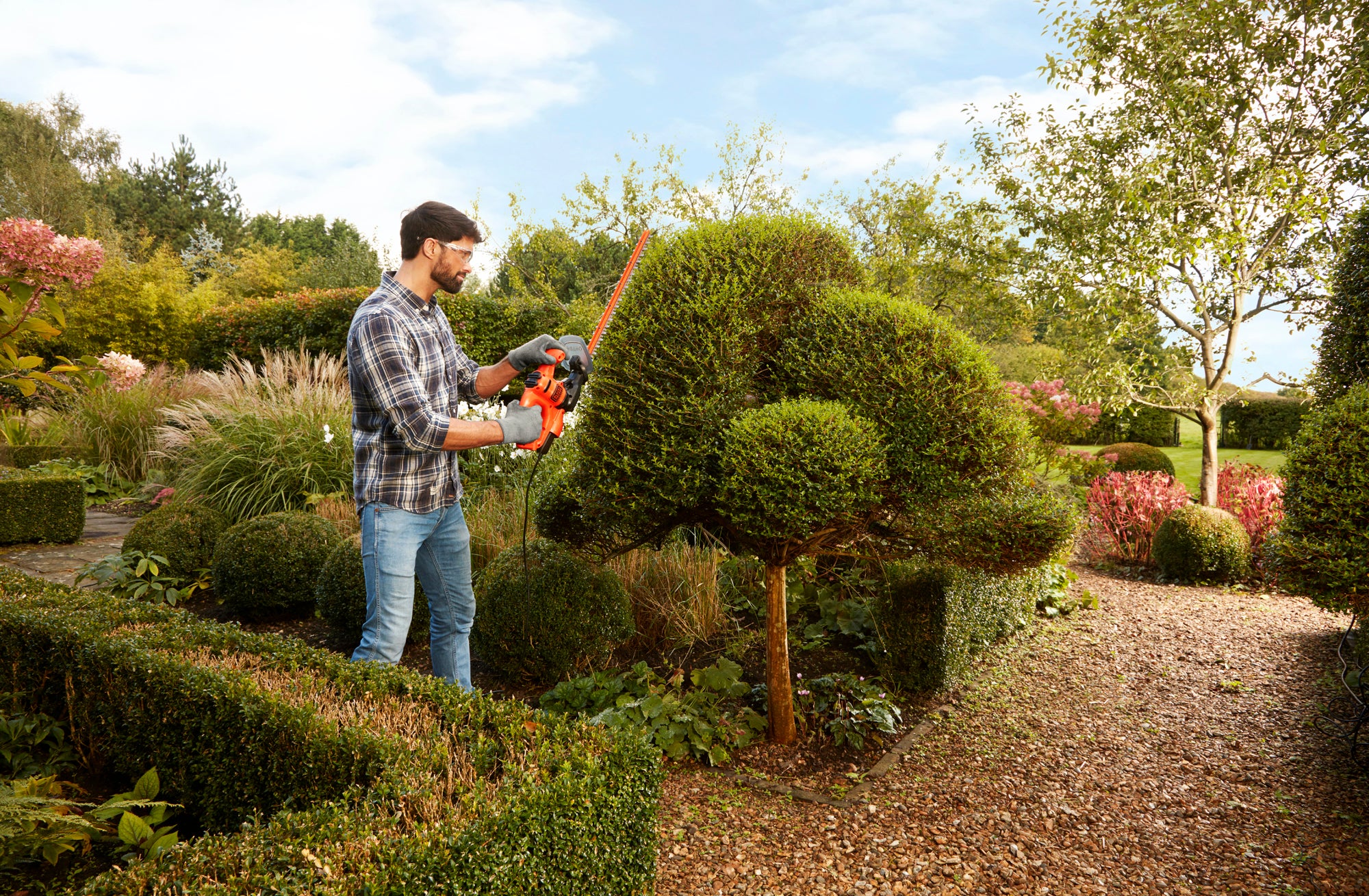 Corta-sebes elétrico BLACK + DECKER BEHT201-QS - 3