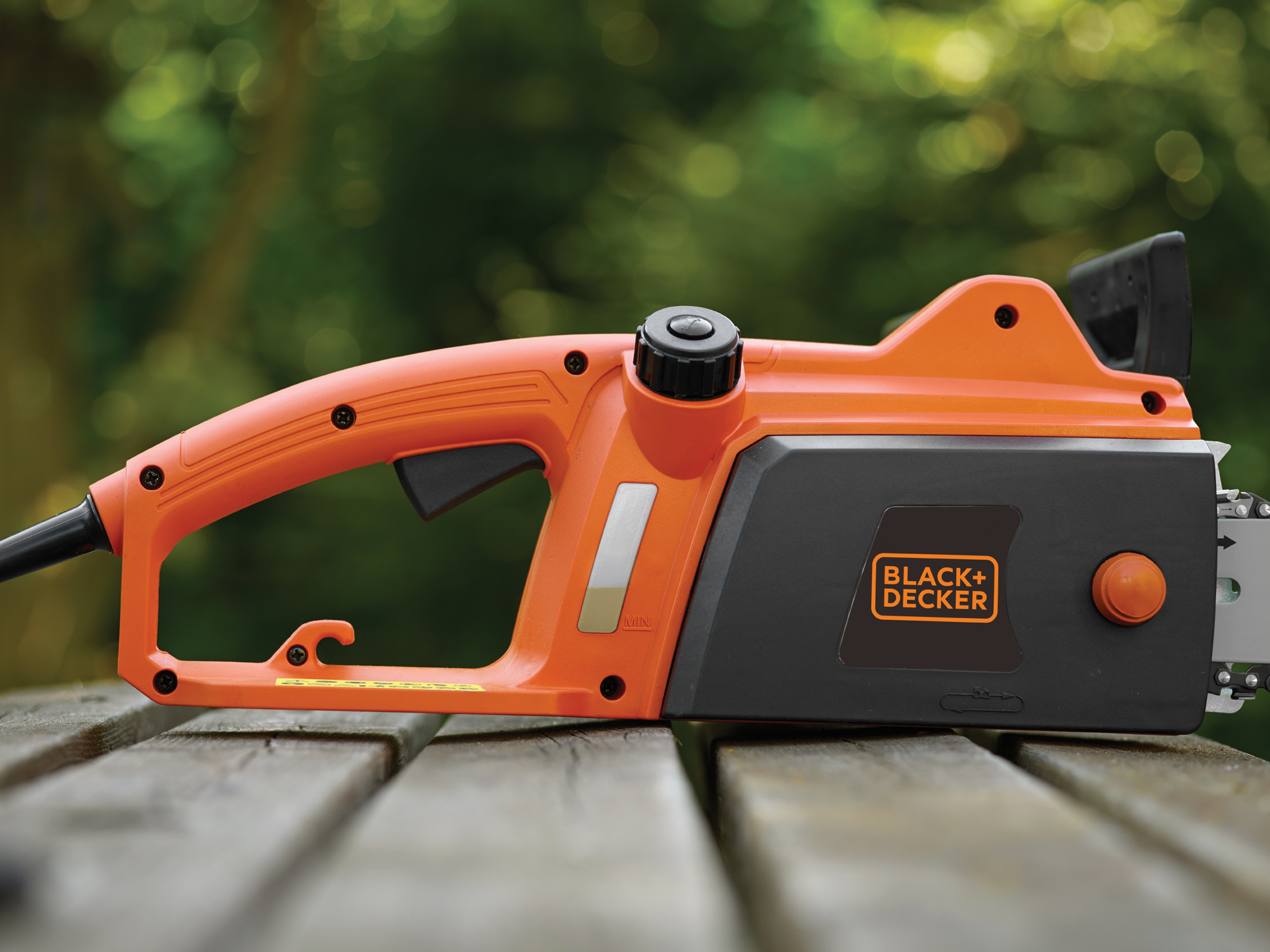 Motosierra eléctrica BLACK + DECKER CS1835-QS 1800W 35 cm largo espada - 2