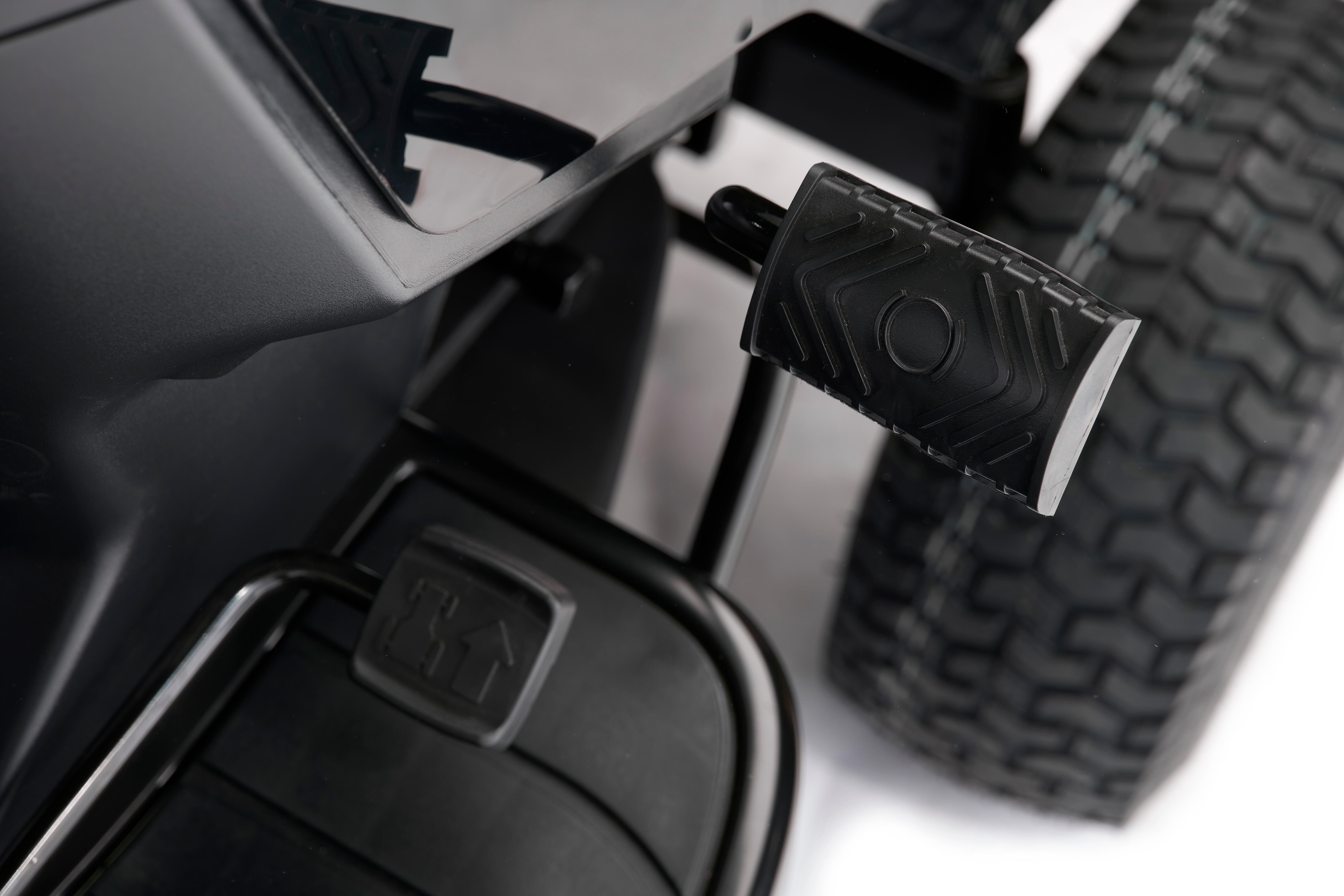 Tractor ALPINA AT4 98 HA 432 cc 98 cm ancho de corte - 7