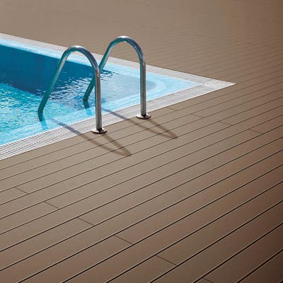 Descubre las ventajas de los suelos de composite para la terraza, la  piscina o el porche - Foto 1
