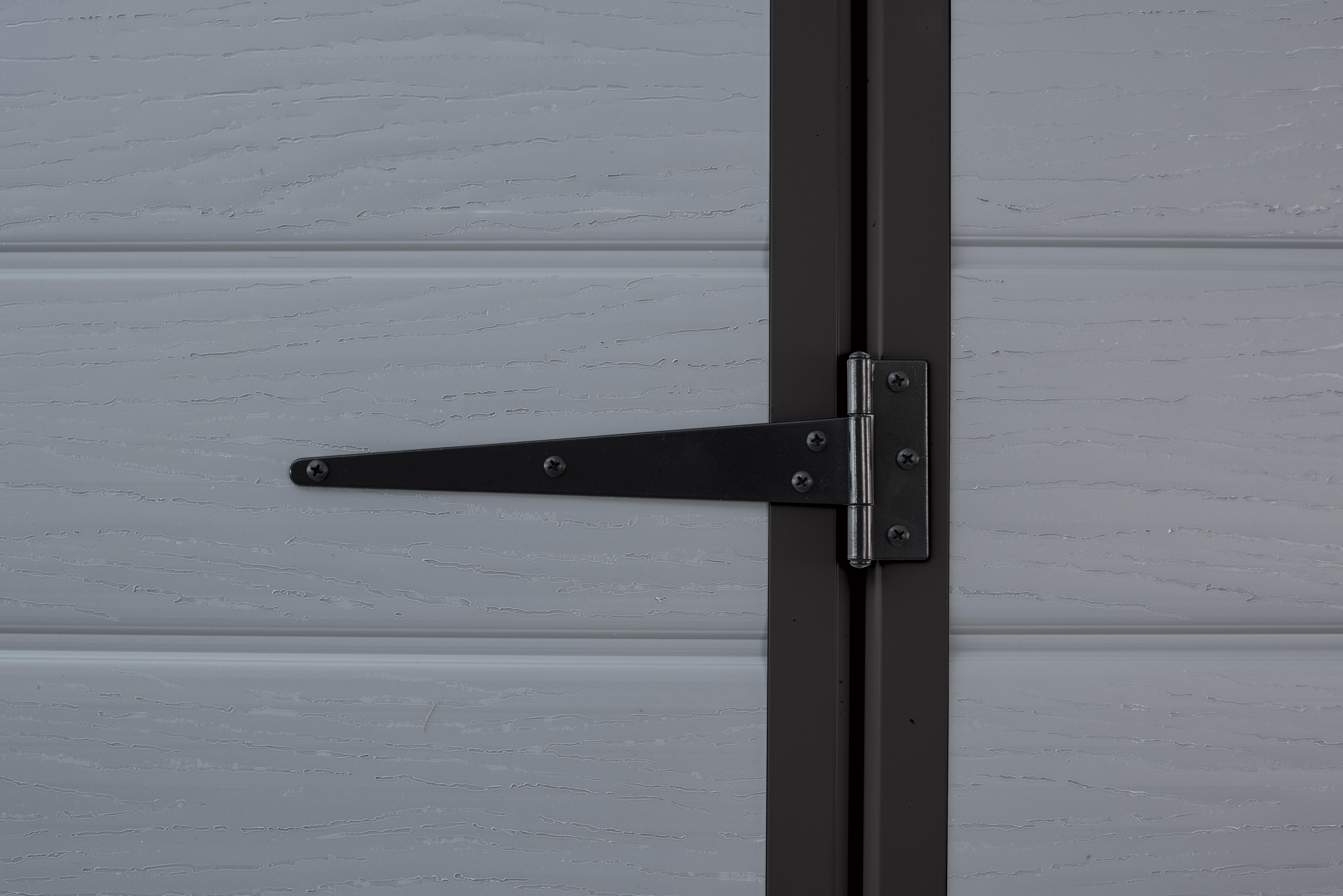 Abrigo de resina KETER MANOR área útil 2,5m² - 4