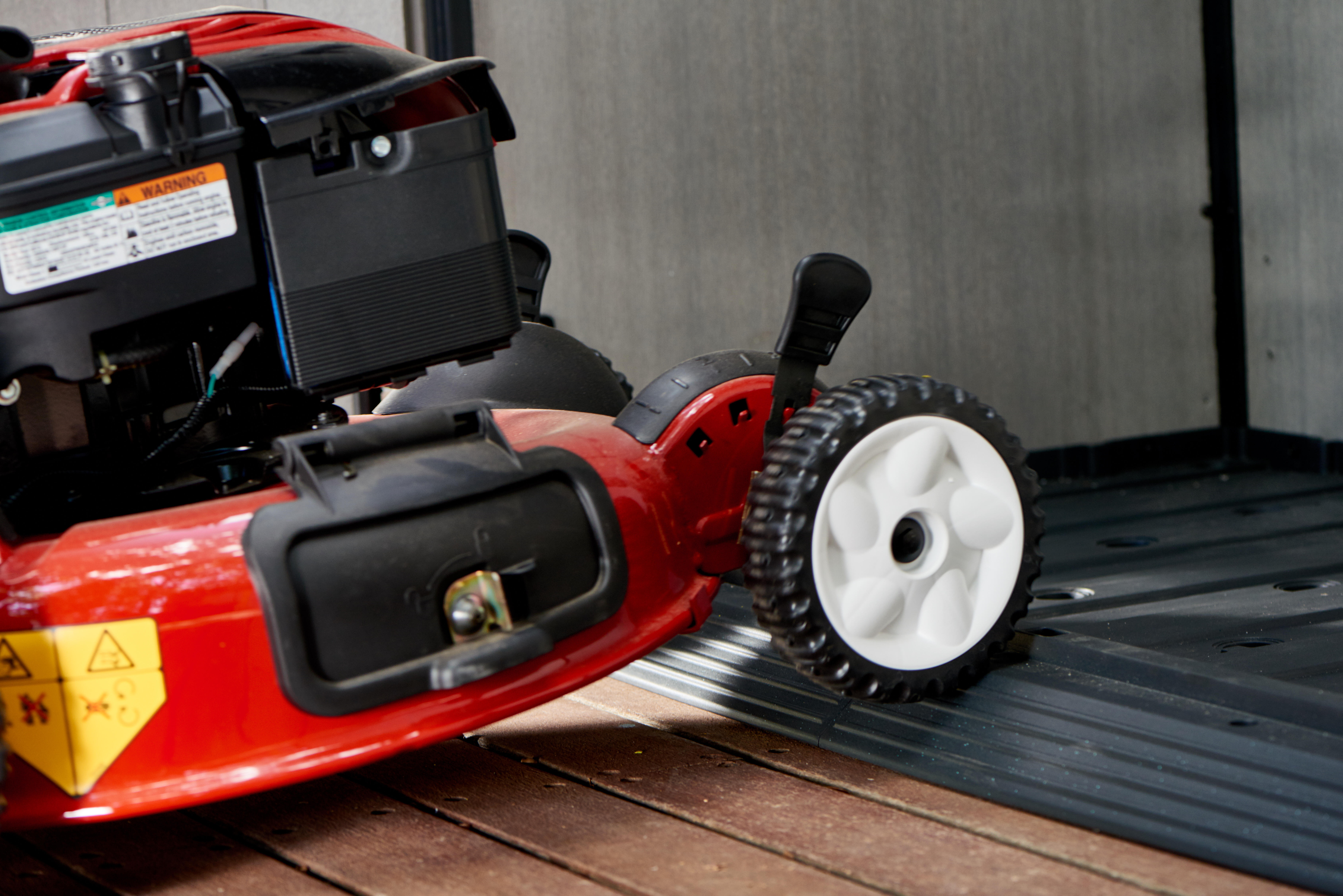 Arcón de resina para exterior KETER 232427 190.5 x 132.5 x 109.3 cm y capacidad de 2020 L - 20