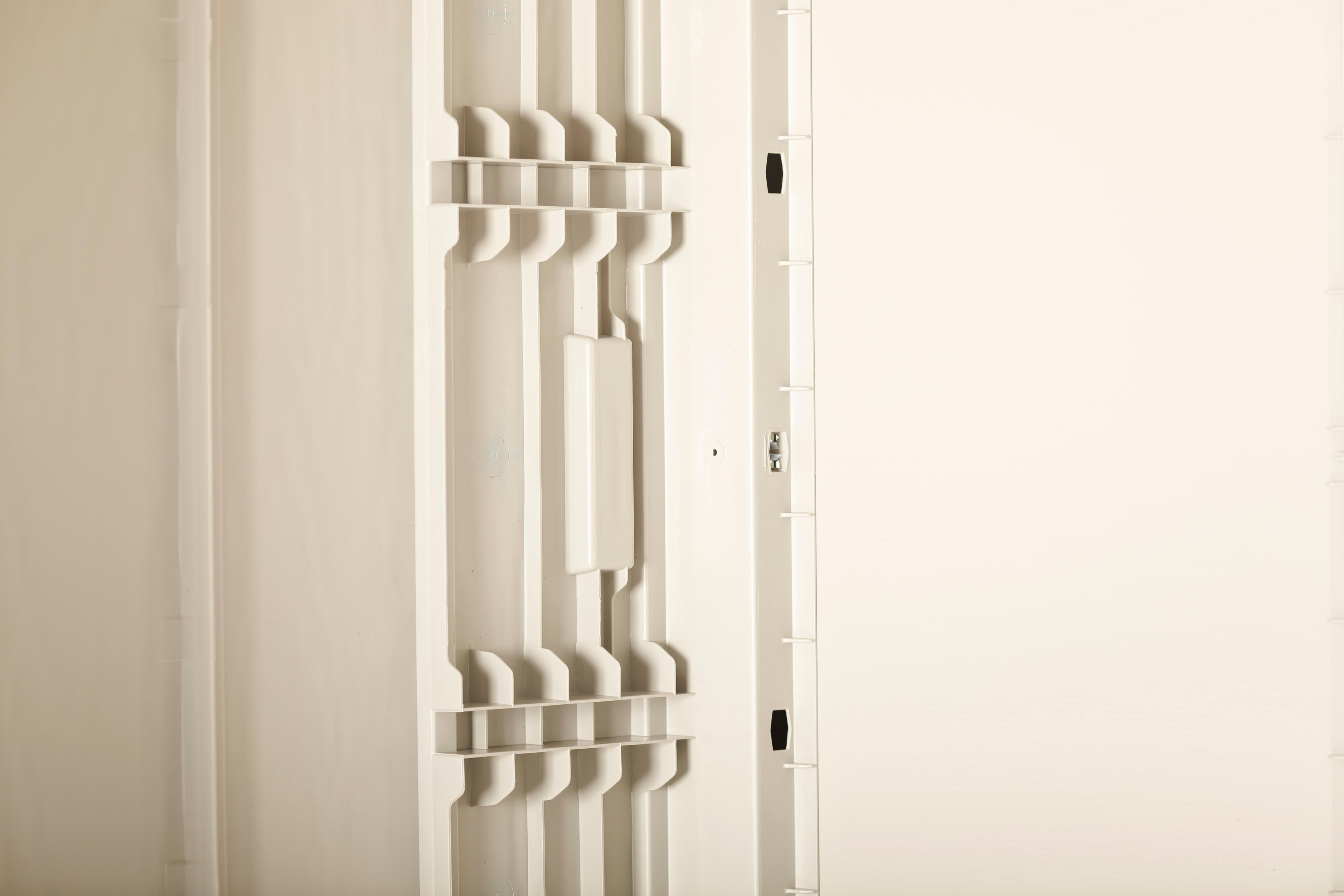 Arcón de resina para exterior TOOMAX STORA WAY 129.5 x 111 x 74.5 cm y capacidad de 842 L - 21