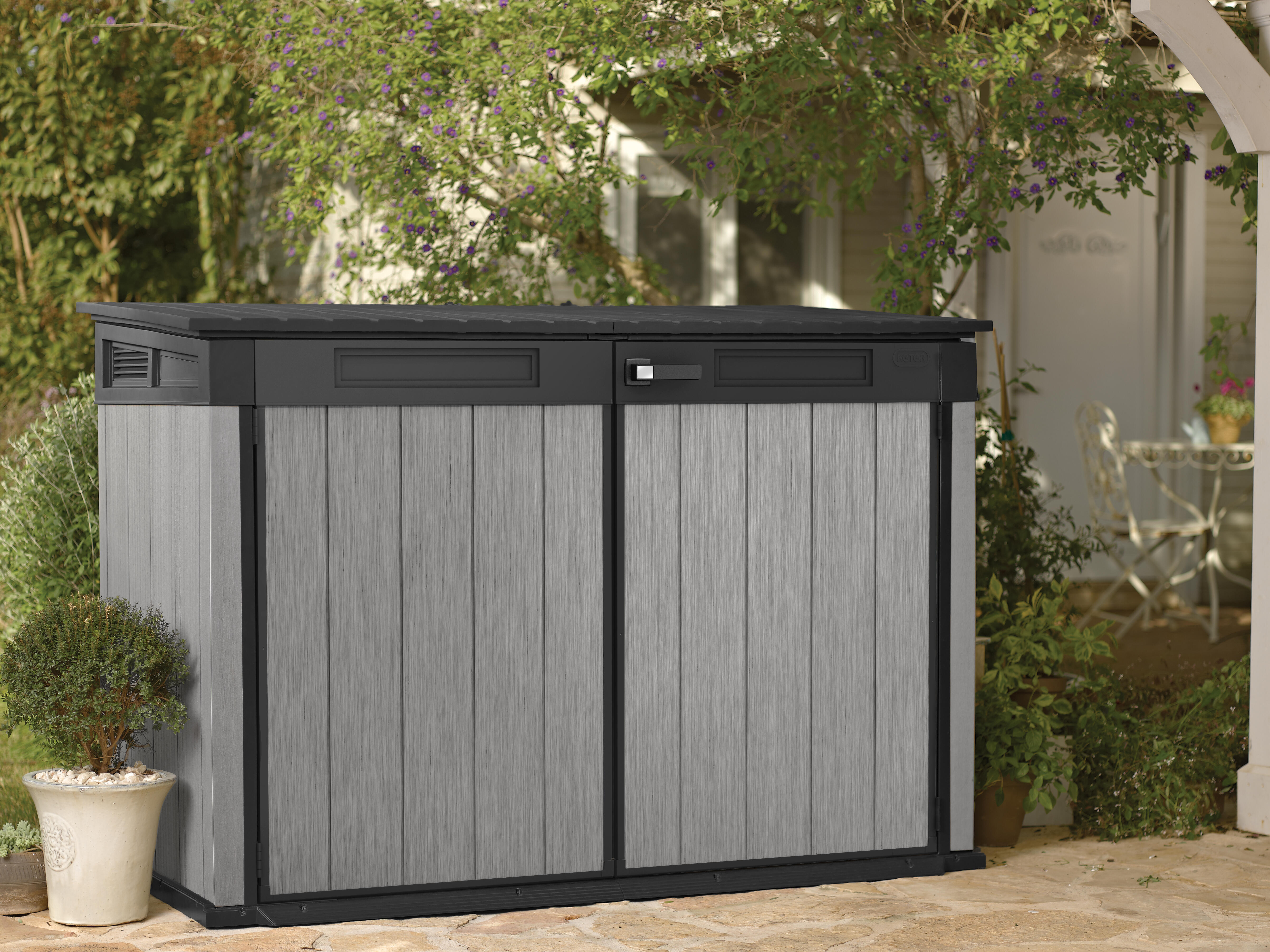 Arcón de resina para exterior KETER 232427 190.5 x 132.5 x 109.3 cm y capacidad de 2020 L - 8