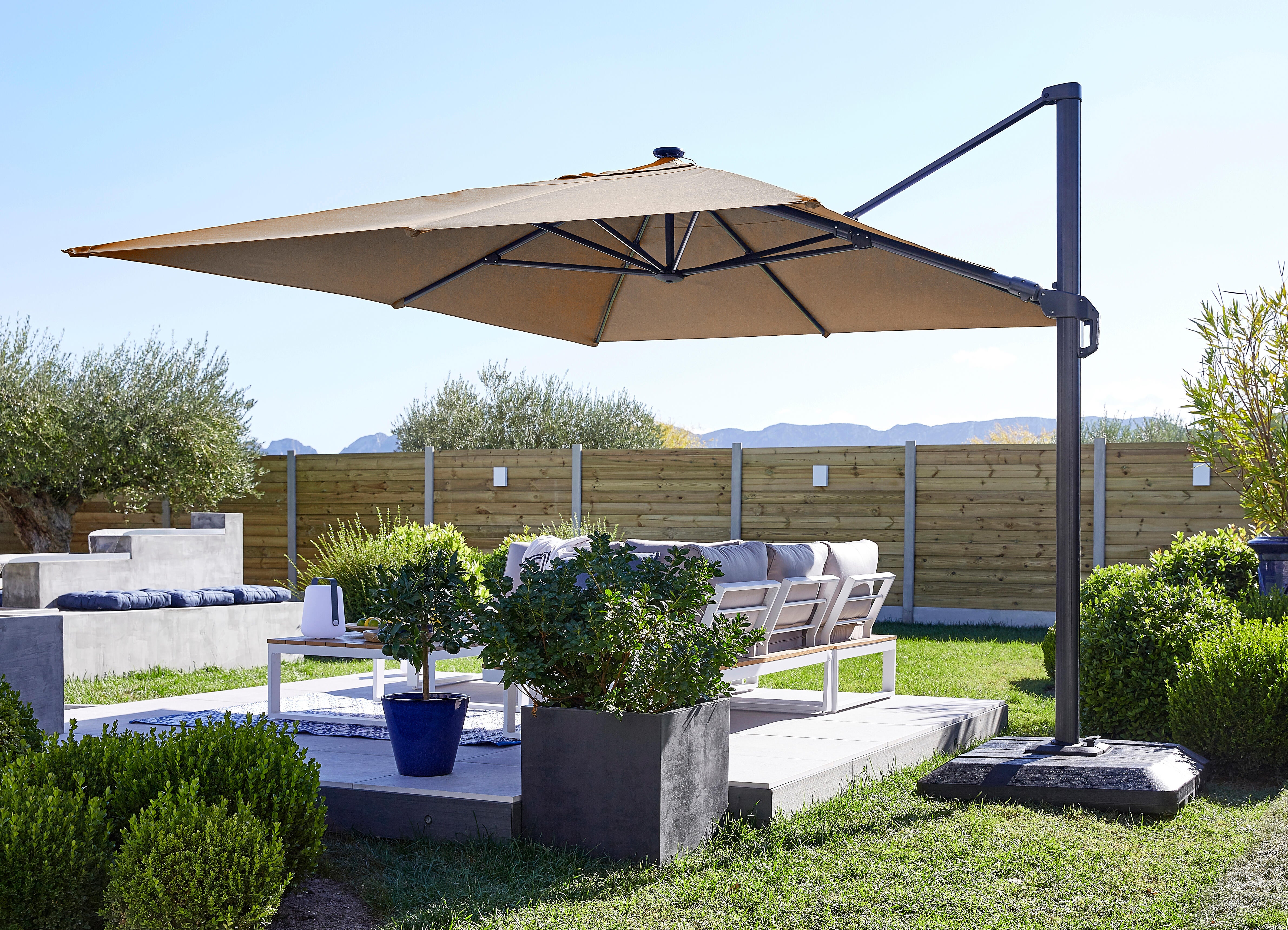 Ombrellone a palo laterale grigio Sonora NATERIAL con telo rettangolare tortora L 282 x P 391 x H 274 cm - 2