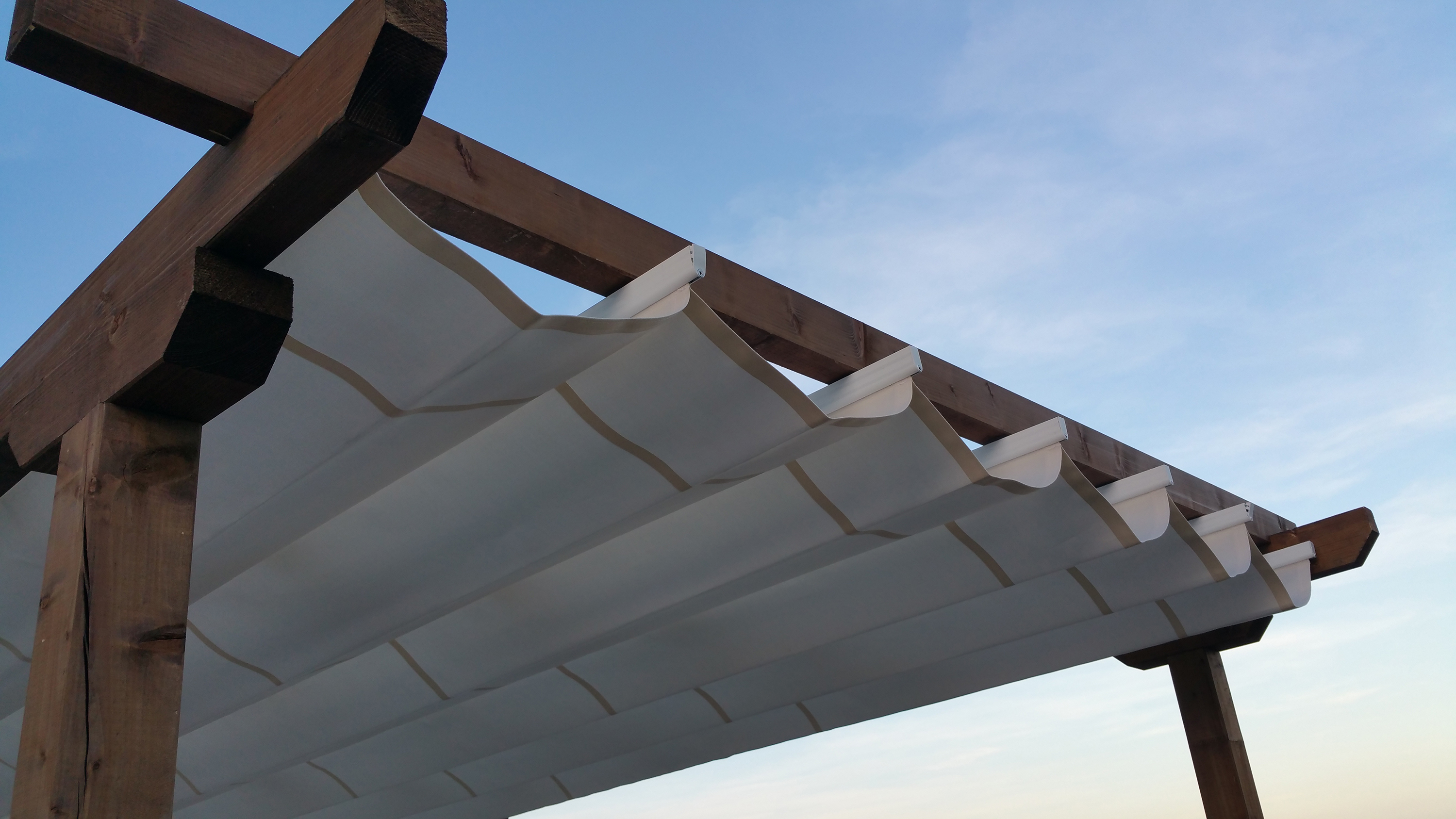 Toldo deslizante de acrílico beige de 400x300 cm - 4