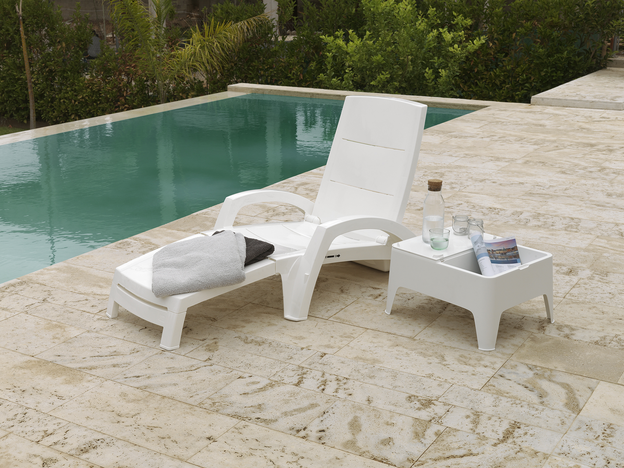 Mesa auxiliar de jardín de polipropileno Alaska blanco de 58x30x58 cm - 3