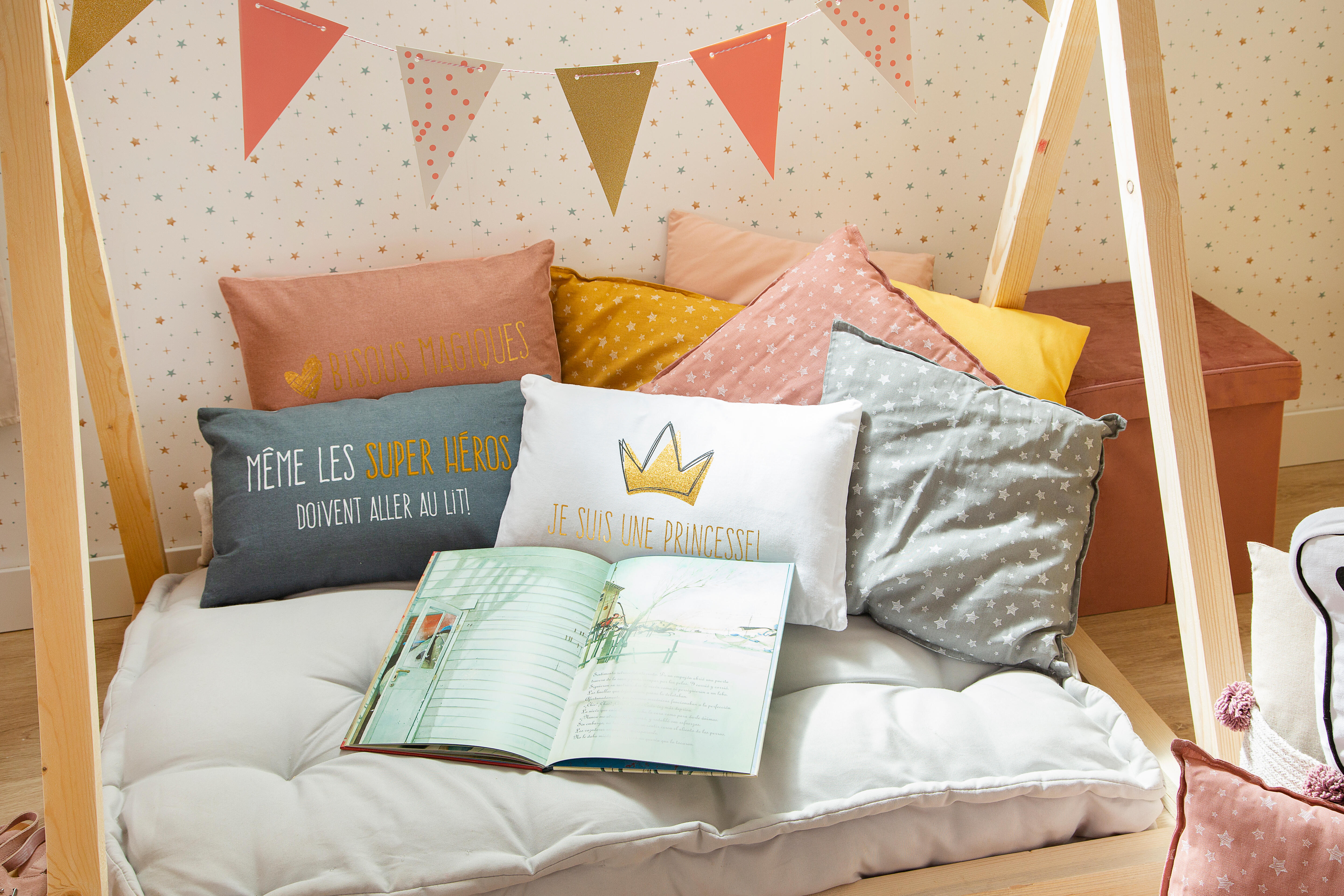 Puff decorativo poliéster cuadrado Terciopelo rosado 38x38x38cm - 3