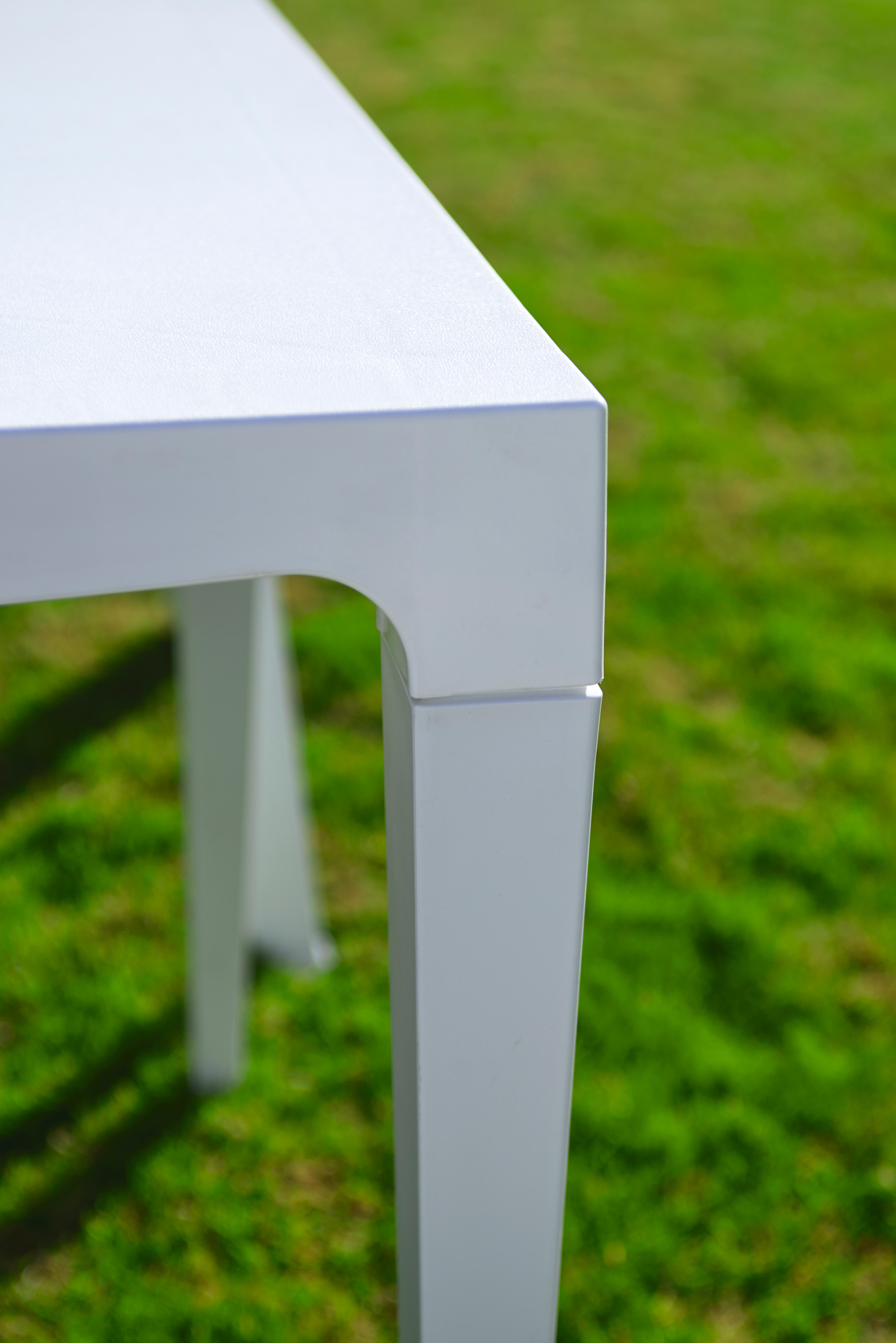 Mesa de jardín de comedor de polipropileno Máster blanco de 140x75x80 cm - 4