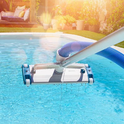 Consejos sobre robots limpiafondos de piscina